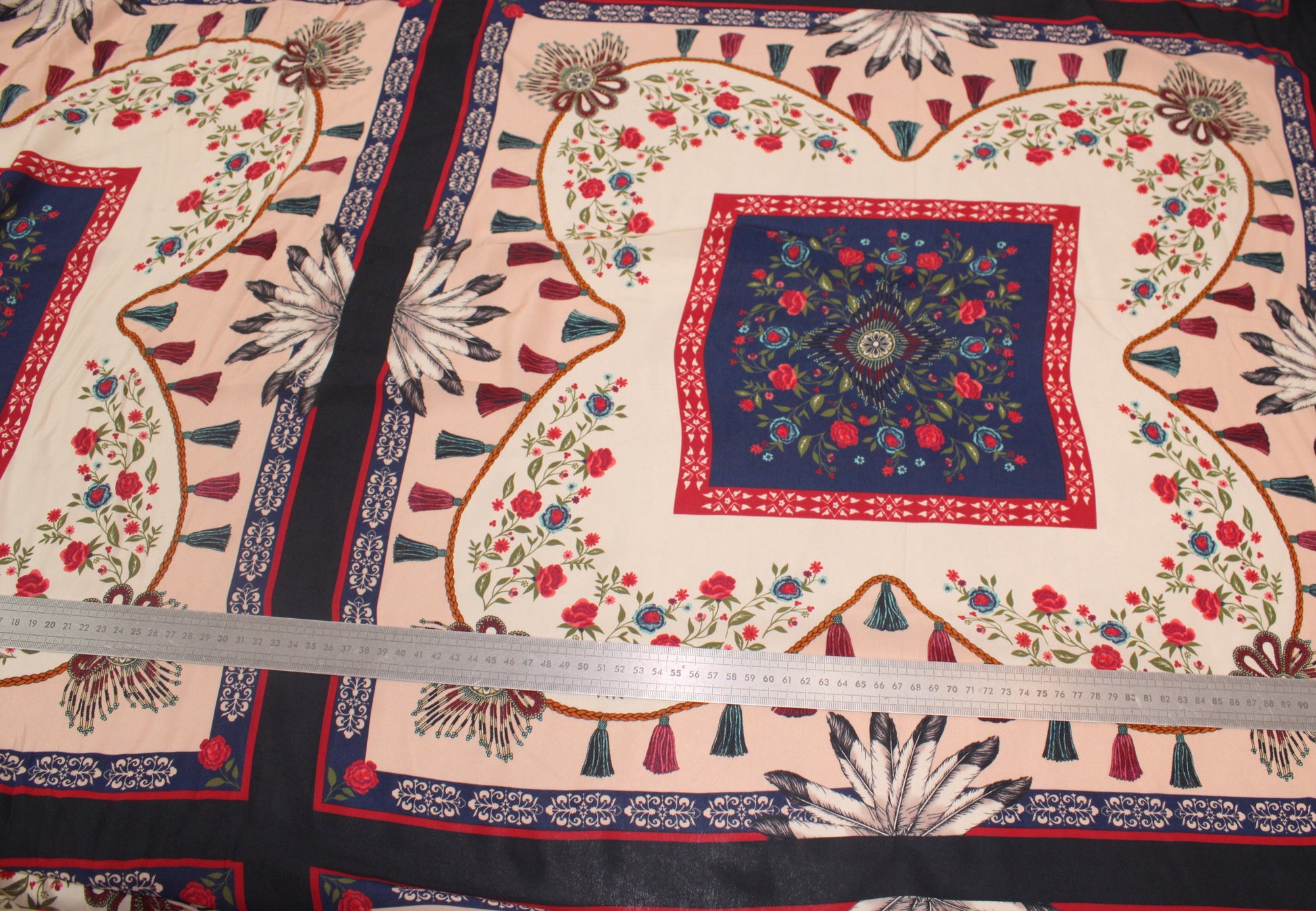 Tissu crêpe viscose - imprimé fleuri et pompom - photo 4/4 | So Tissus