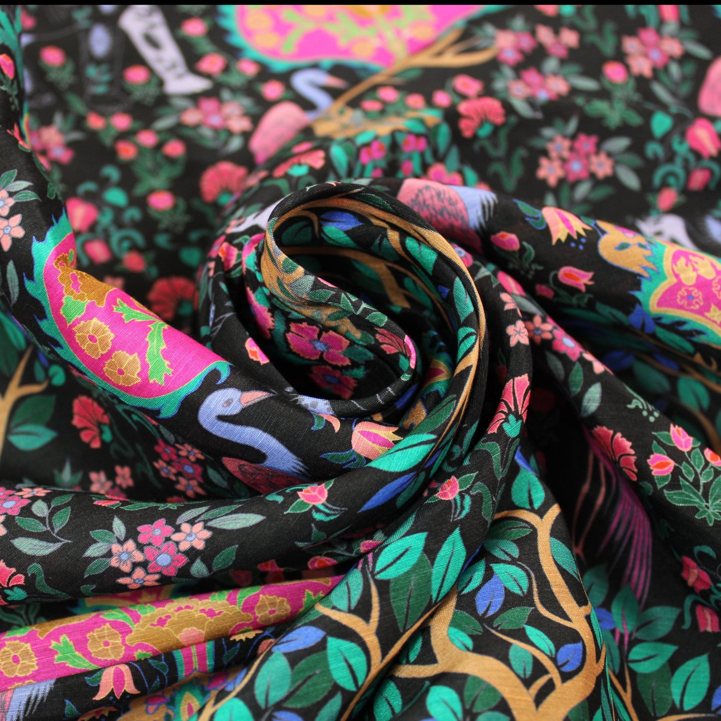 Tissu lin et soie  - imprime paon et éléphant - multicolore - photo 1/4 | So Tissus