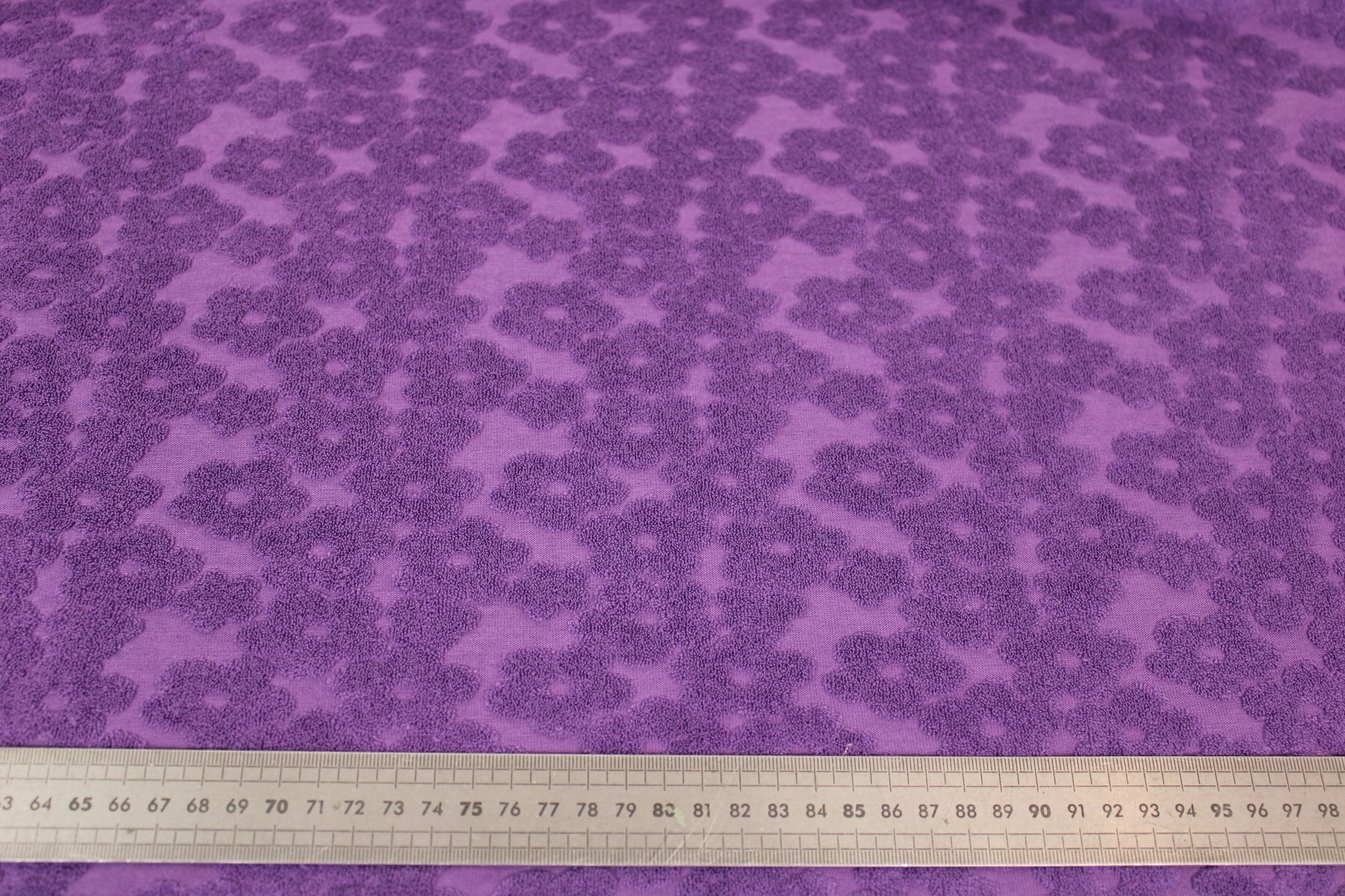 Tissu éponge - à motif fleuri - lilas - photo 4/4 | So Tissus