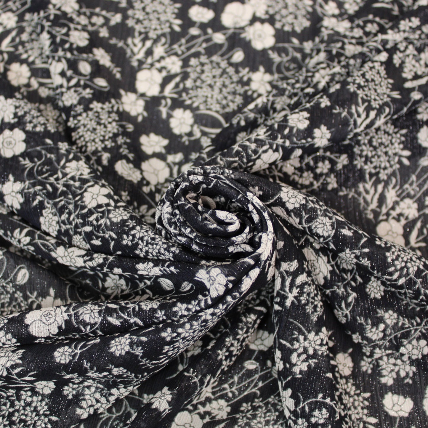 Tissu mousseline - imprimé fleuri - noir, blanc et lurex - photo 1/5 | So Tissus