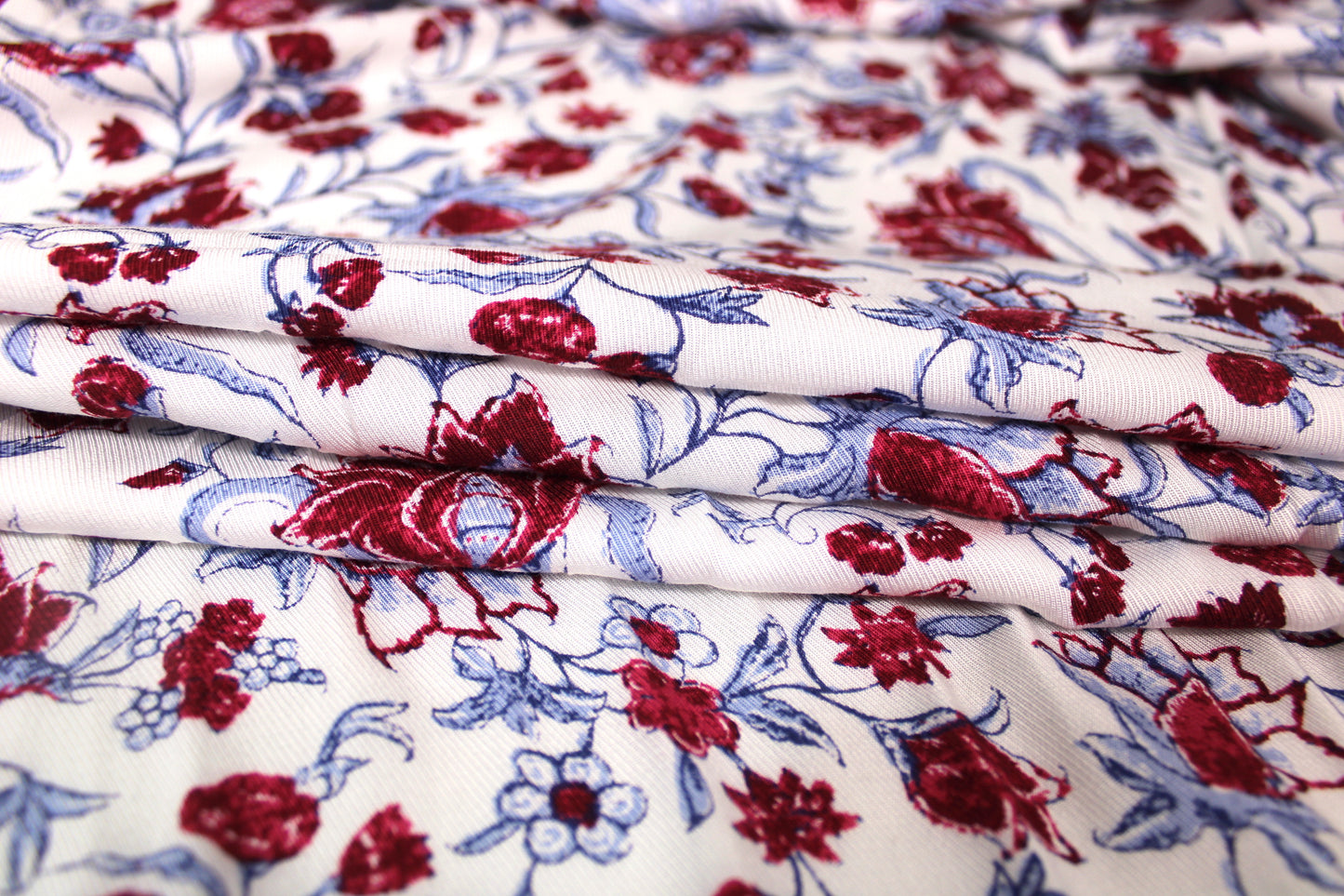 Tissu viscose - imprimé fleurs lie de vin - photo 2/4 | So Tissus