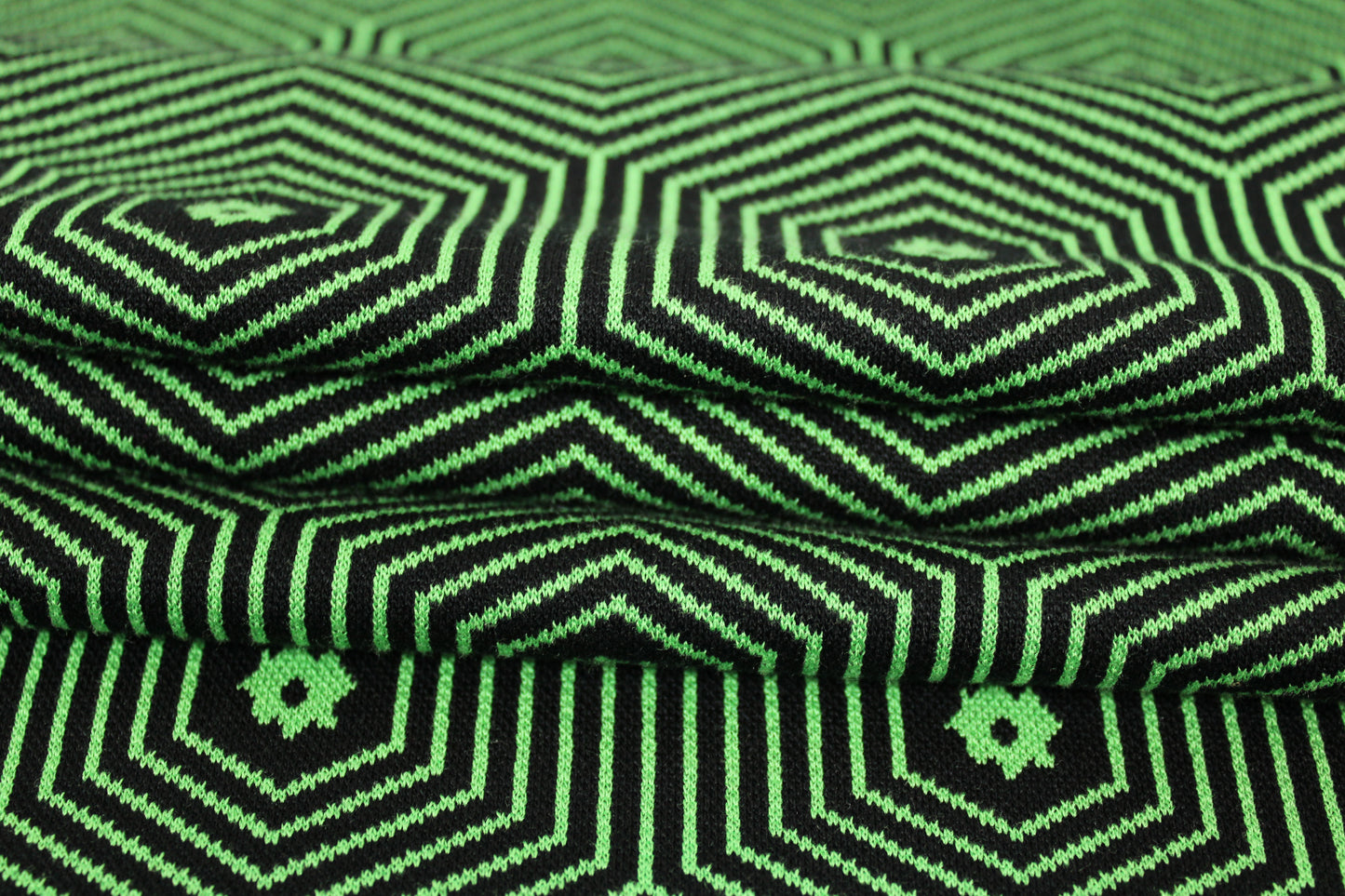 Tissu maille - imprimé géométrique - noir et vert - photo 2/4 | So Tissus