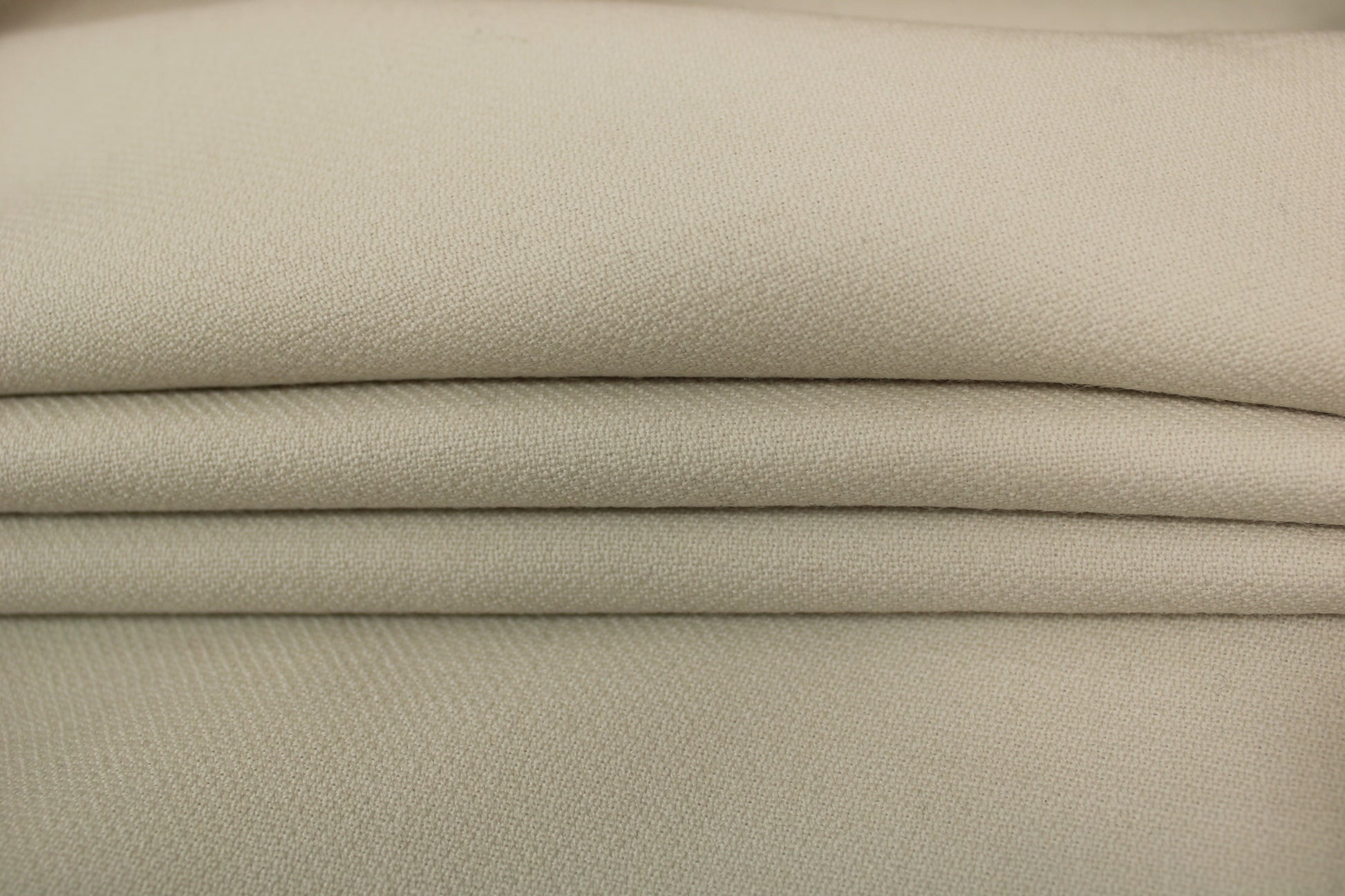 Tissu double crêpe de laine - écru - photo 2/3 | So Tissus