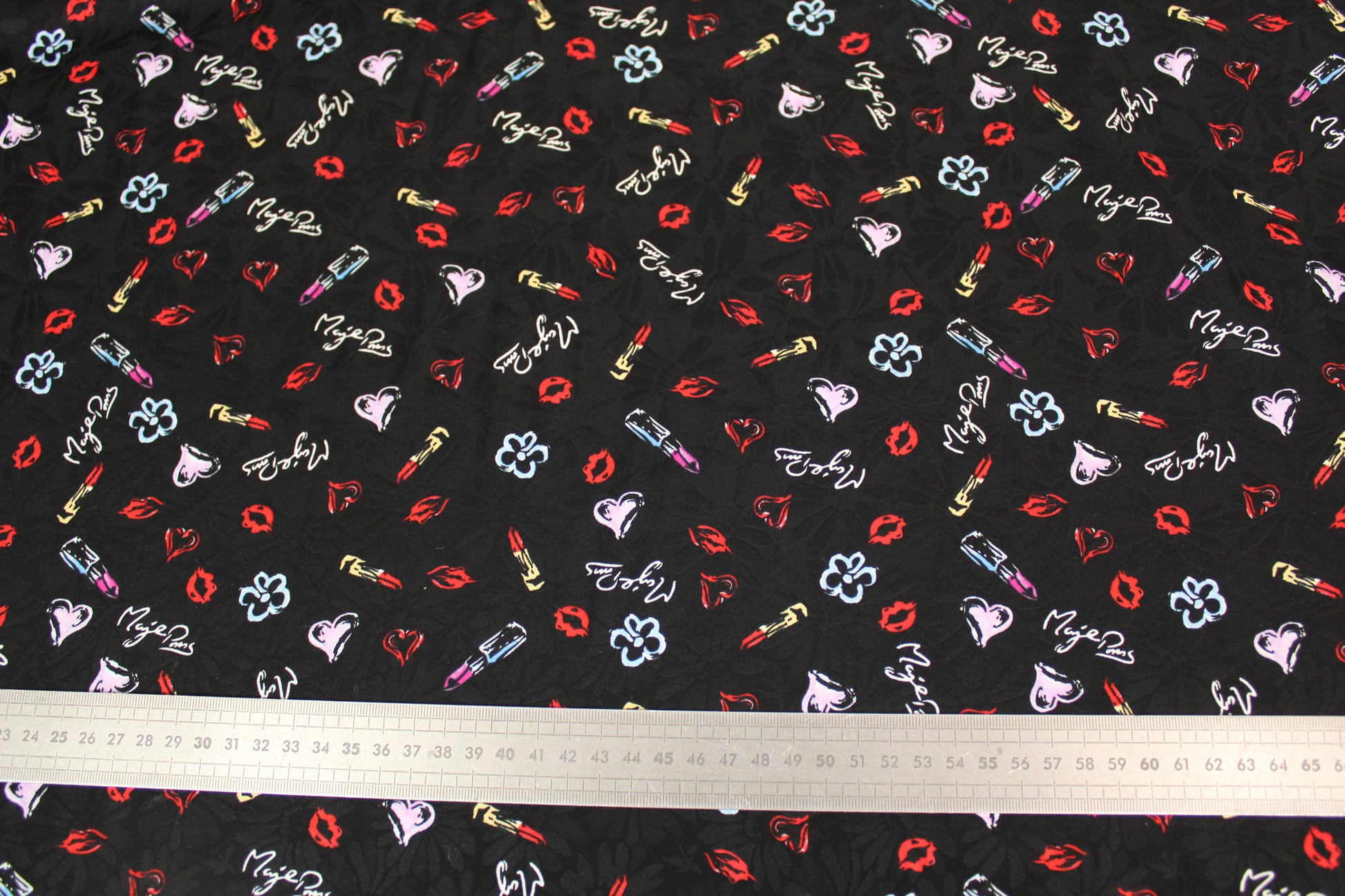 Tissu viscose - imprimé rouge à lèvre - photo 4/4 | So Tissus