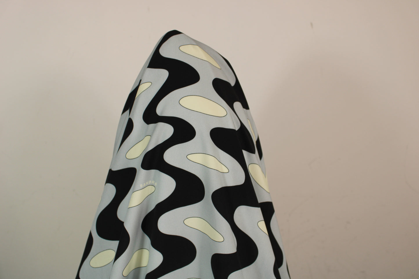 Tissu viscose - imprimé géométrique - ton gris bleu - photo 3/4 | So Tissus
