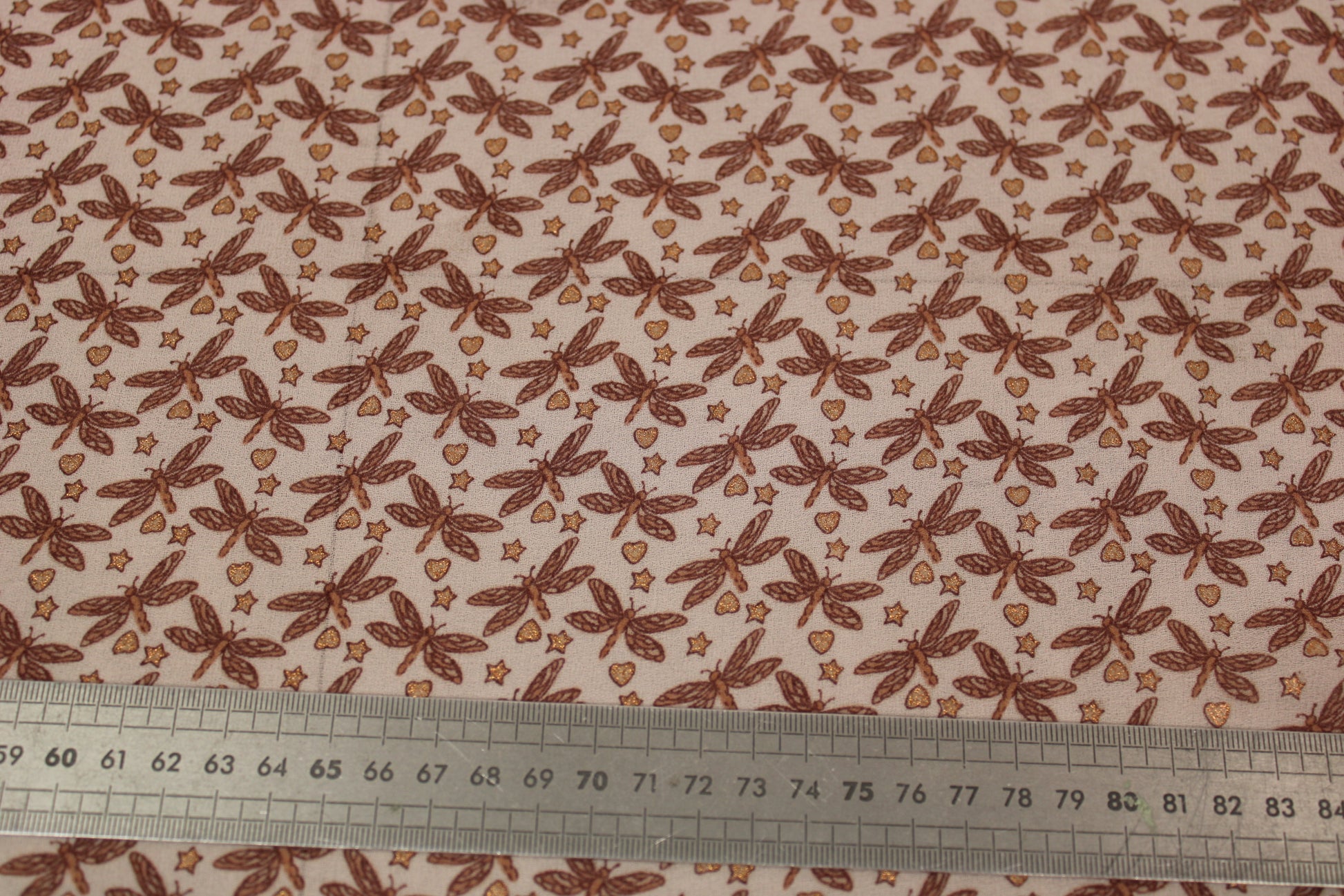 Tissu crêpe georgette  - imprimé libellule - nude - photo 4/4 | So Tissus