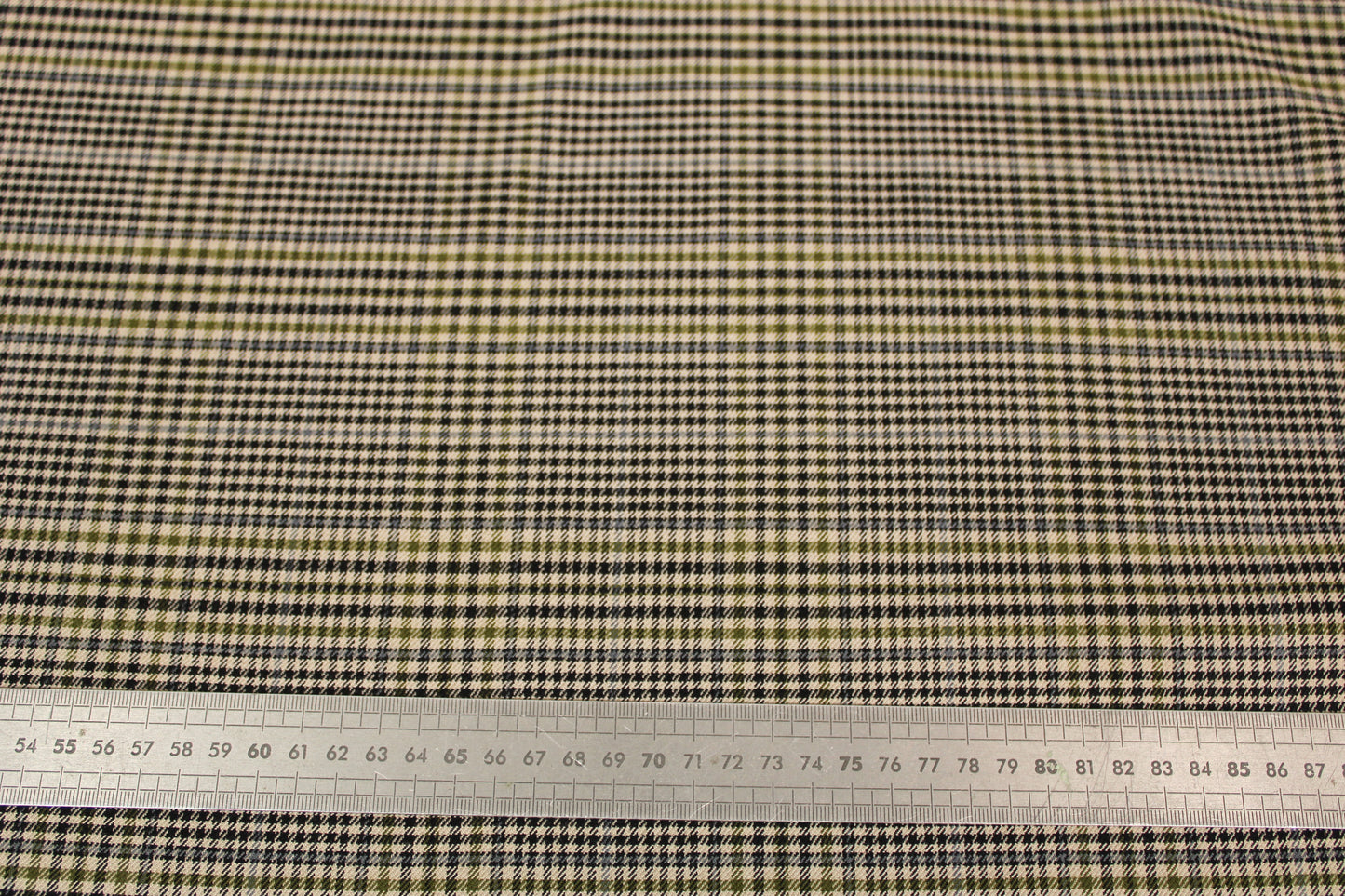 Tissu flanelle -  petits carreaux - ton beige et noir - photo 4/4 | So Tissus