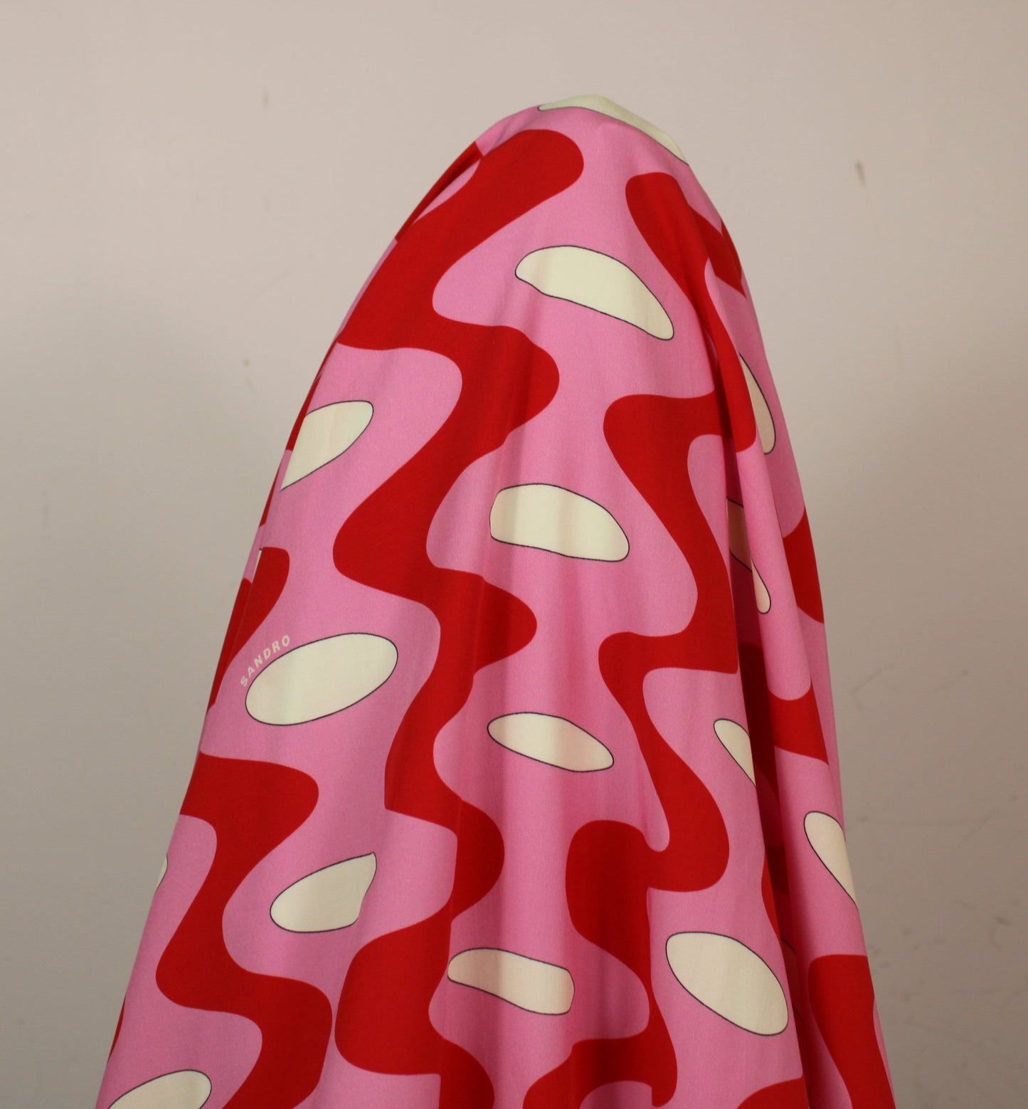 Tissu viscose - imprimé géométrique - rose et rouge - photo 4/4 | So Tissus