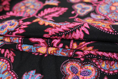 Tissu crêpe viscose - imprimé cachemire fleuri - rose et noir - photo 2/4 | So Tissus