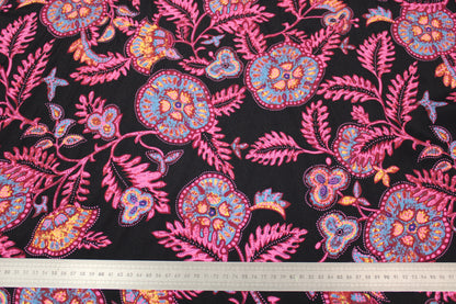 Tissu crêpe viscose - imprimé cachemire fleuri - rose et noir - photo 4/4 | So Tissus