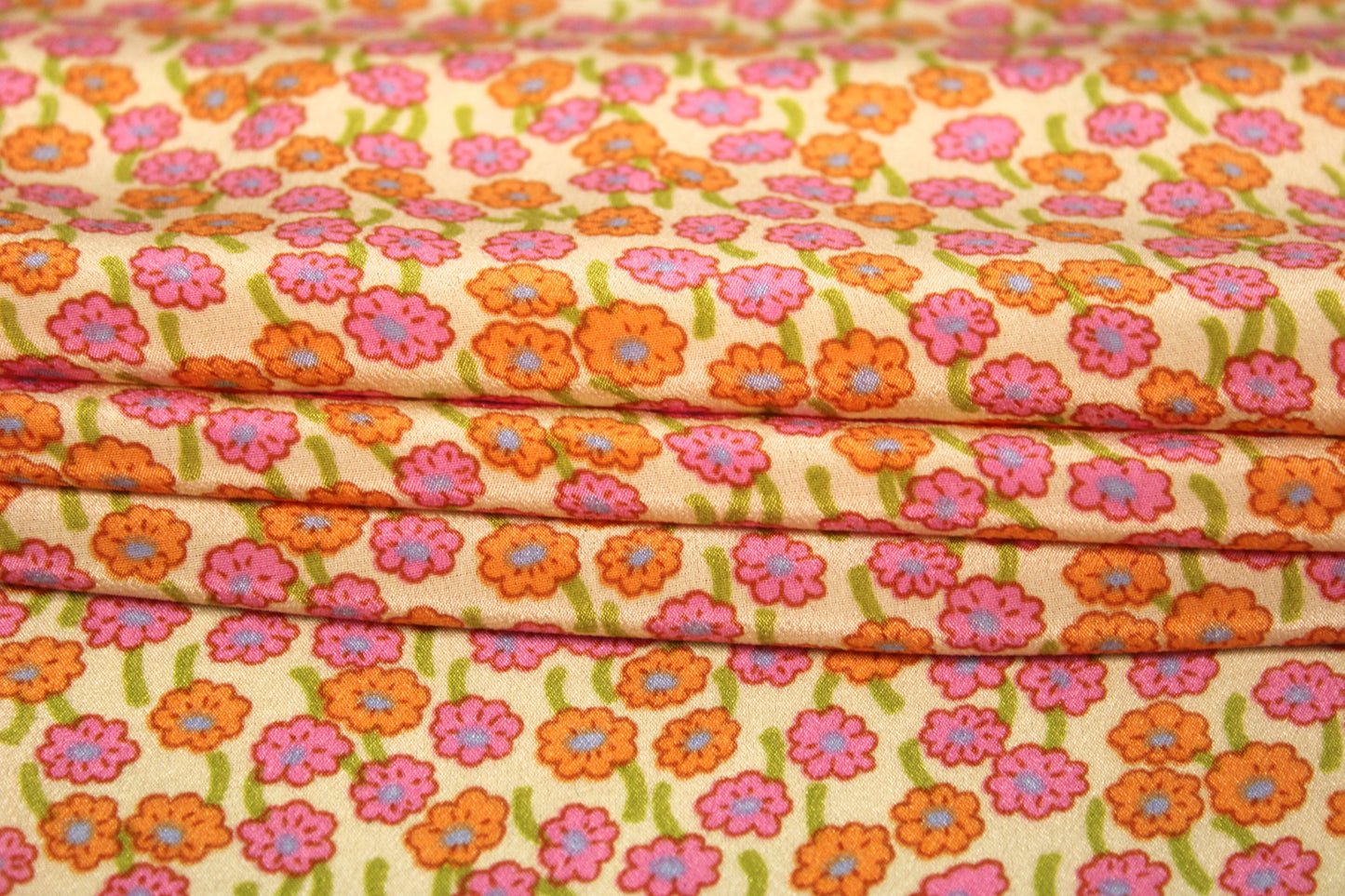 Tissu crêpe de chine 100% soie - imprimé fleurs rose et orange - photo 2/4 | So Tissus