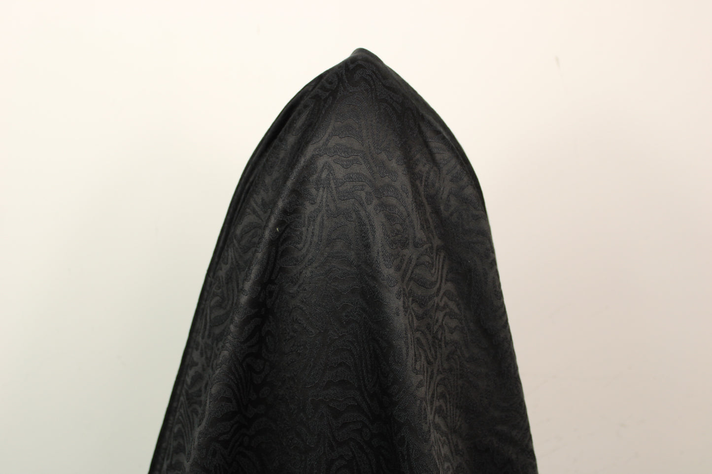 Tissu coton et soie - motif zébré - noir - photo 3/4 | So Tissus