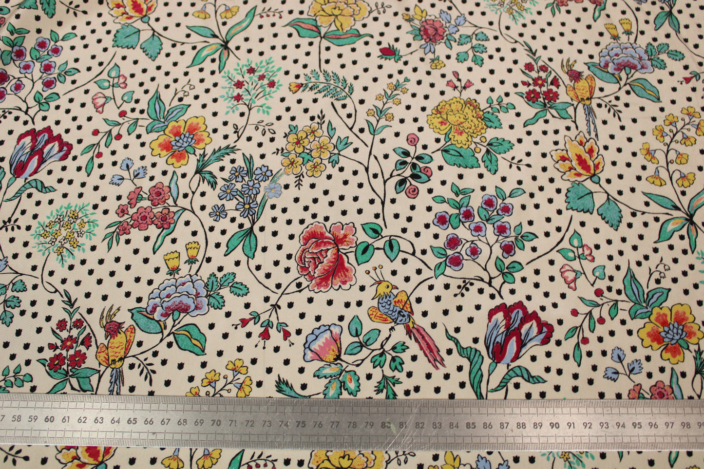 Tissu crêpe de chine 100% soie - imprimé fleurs vintages - photo 4/4 | So Tissus