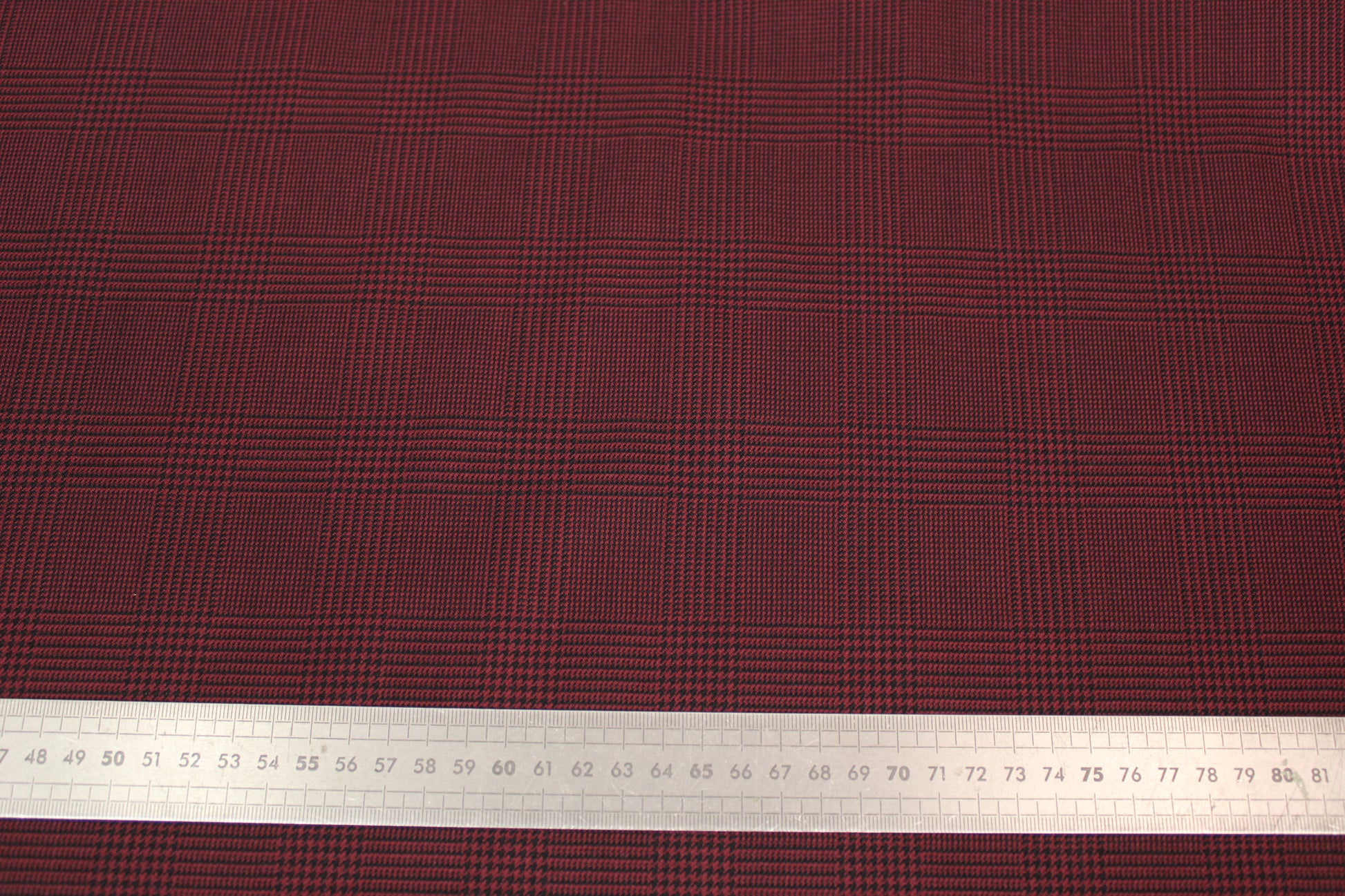 Tissu laine froide stretch  - prince de galles -  noir et bordeaux - photo 4/4 | So Tissus
