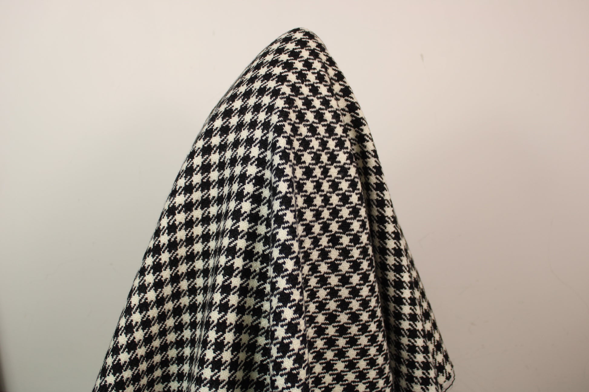 Tissu lainage pied de poule - noir et blanc - photo 3/4 | So Tissus