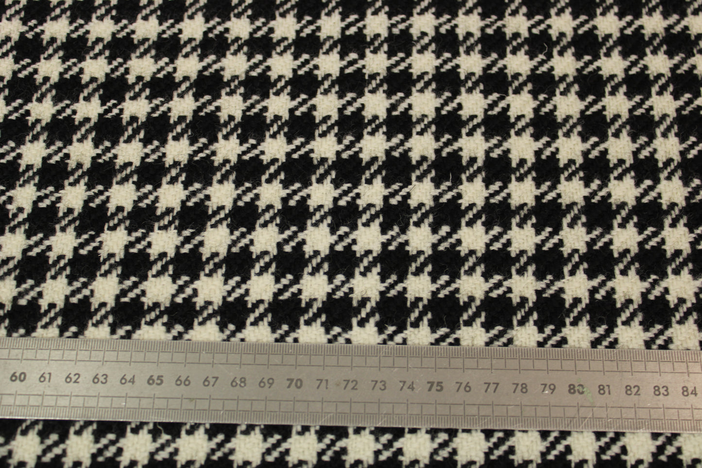 Tissu lainage pied de poule - noir et blanc - photo 4/4 | So Tissus