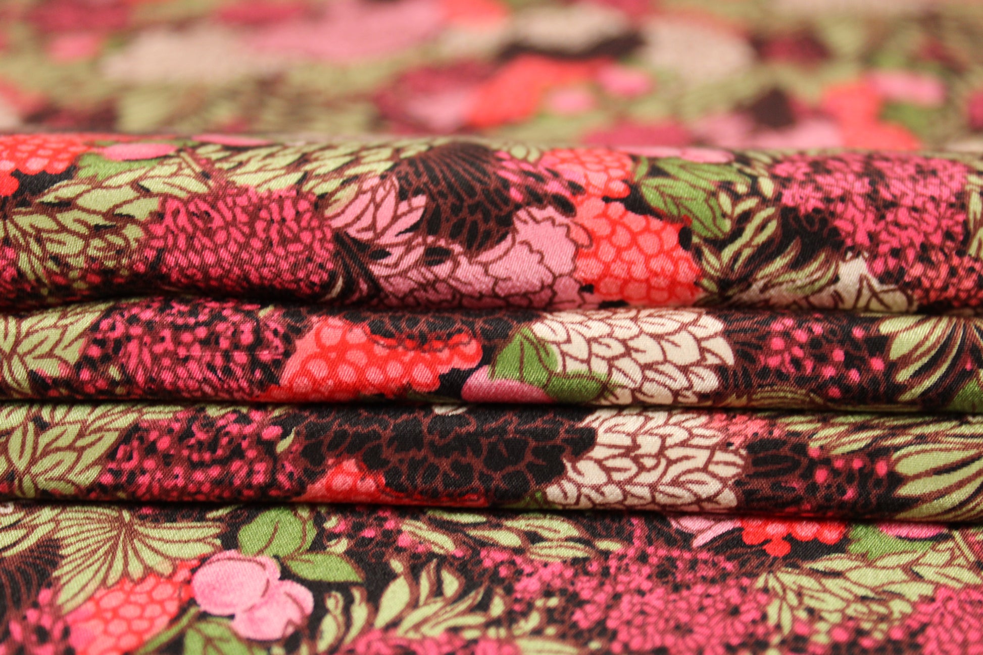 Tissu crêpe de chine 100% soie - imprimé bosquet fleuri - ton rose - photo 2/4 | So Tissus