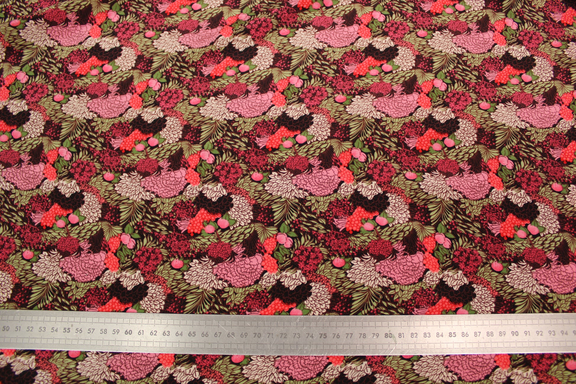 Tissu crêpe de chine 100% soie - imprimé bosquet fleuri - ton rose - photo 4/4 | So Tissus