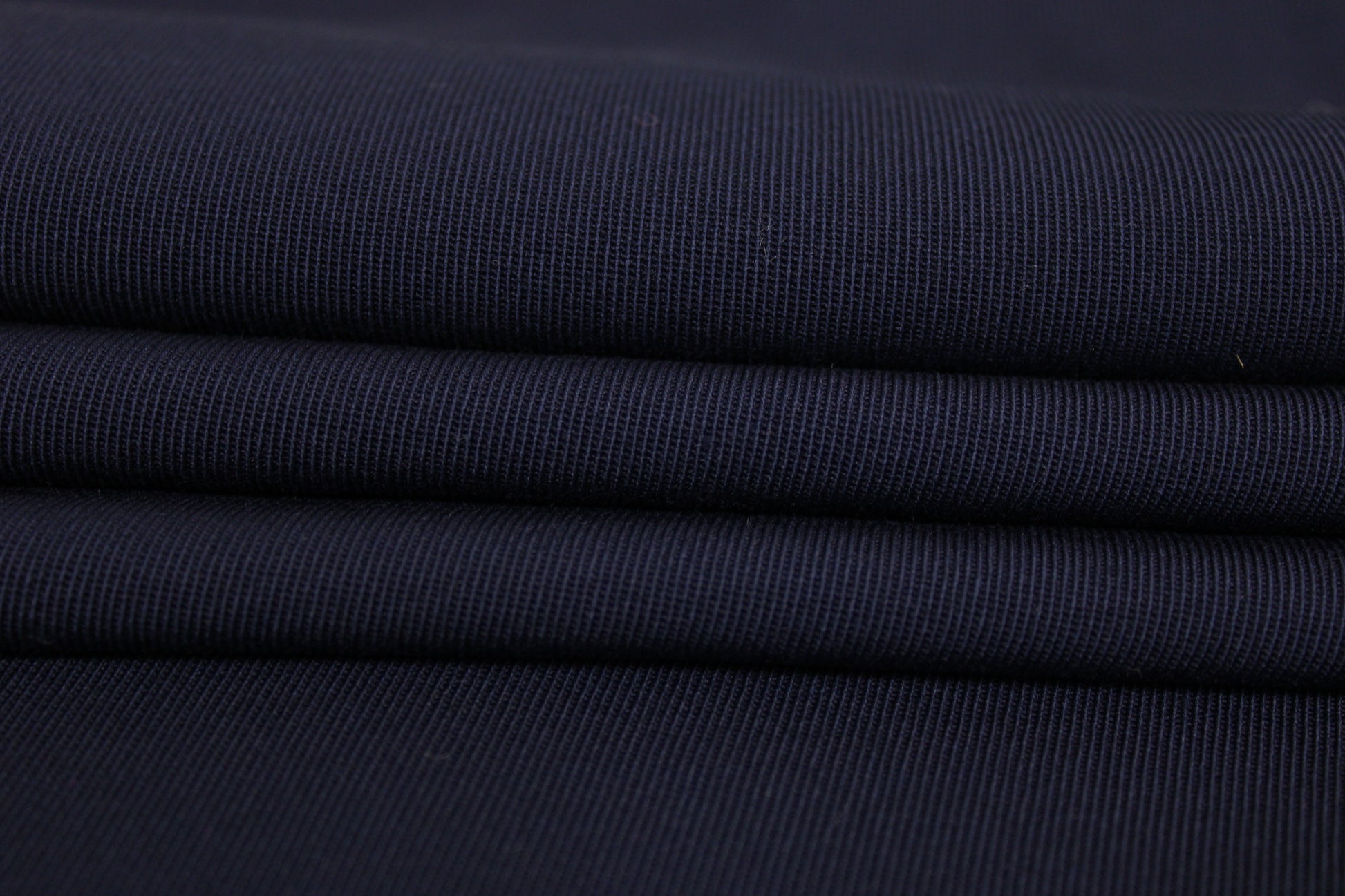 Tissu crêpe de laine - bleu marine - photo 2/3 | So Tissus