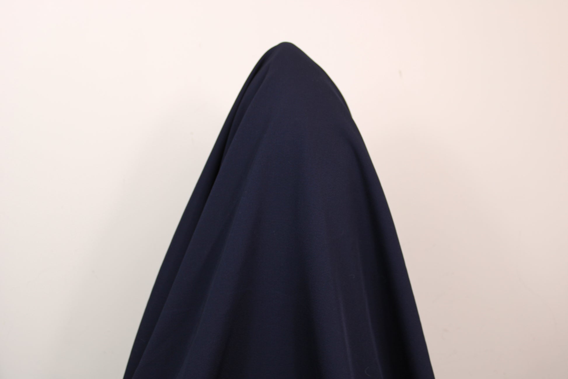 Tissu crêpe de laine - bleu marine - photo 3/3 | So Tissus
