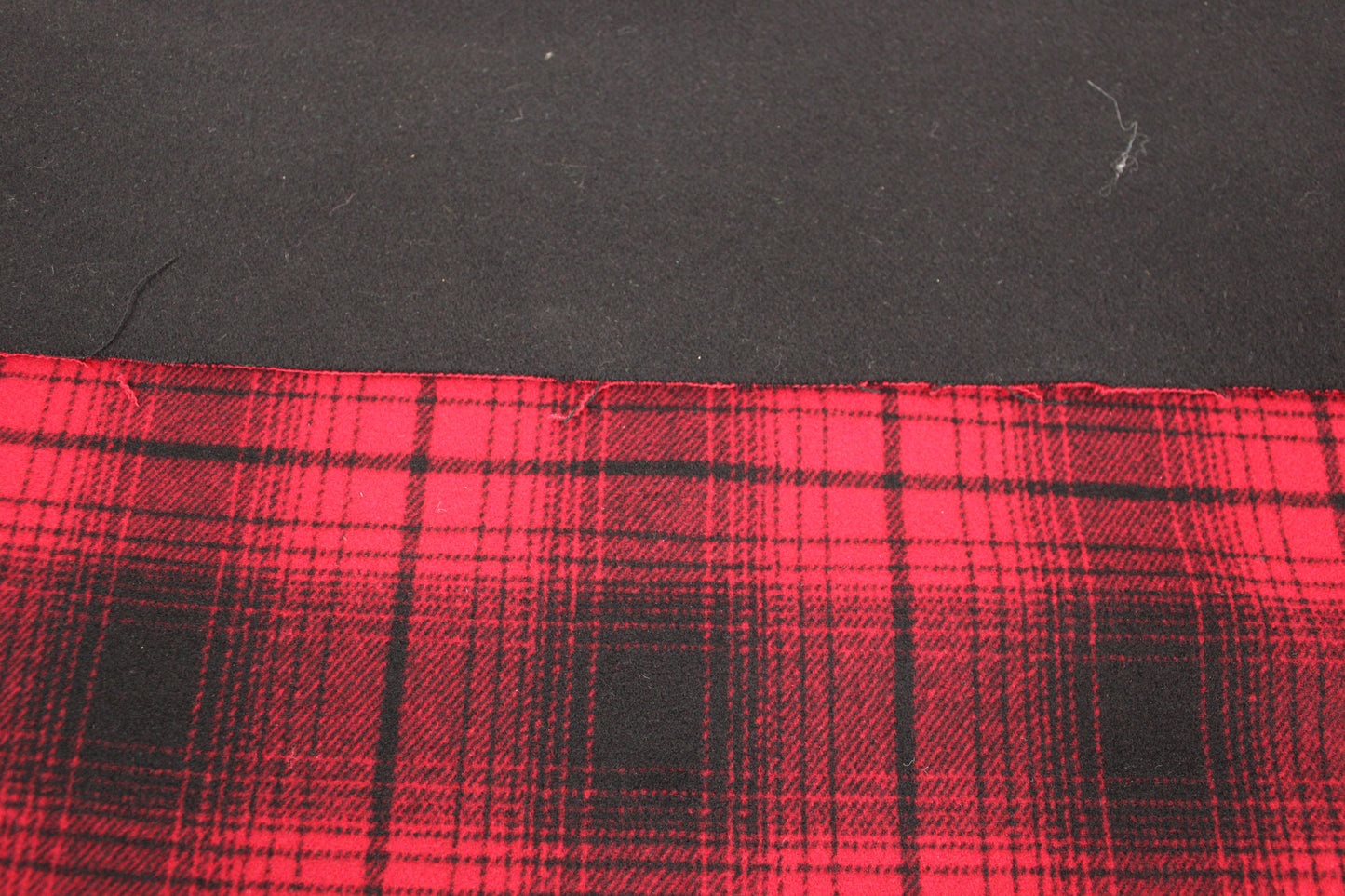 Tissu drap de laine et cachemire - à carreaux - rouge et noir - photo 5/5 | So Tissus