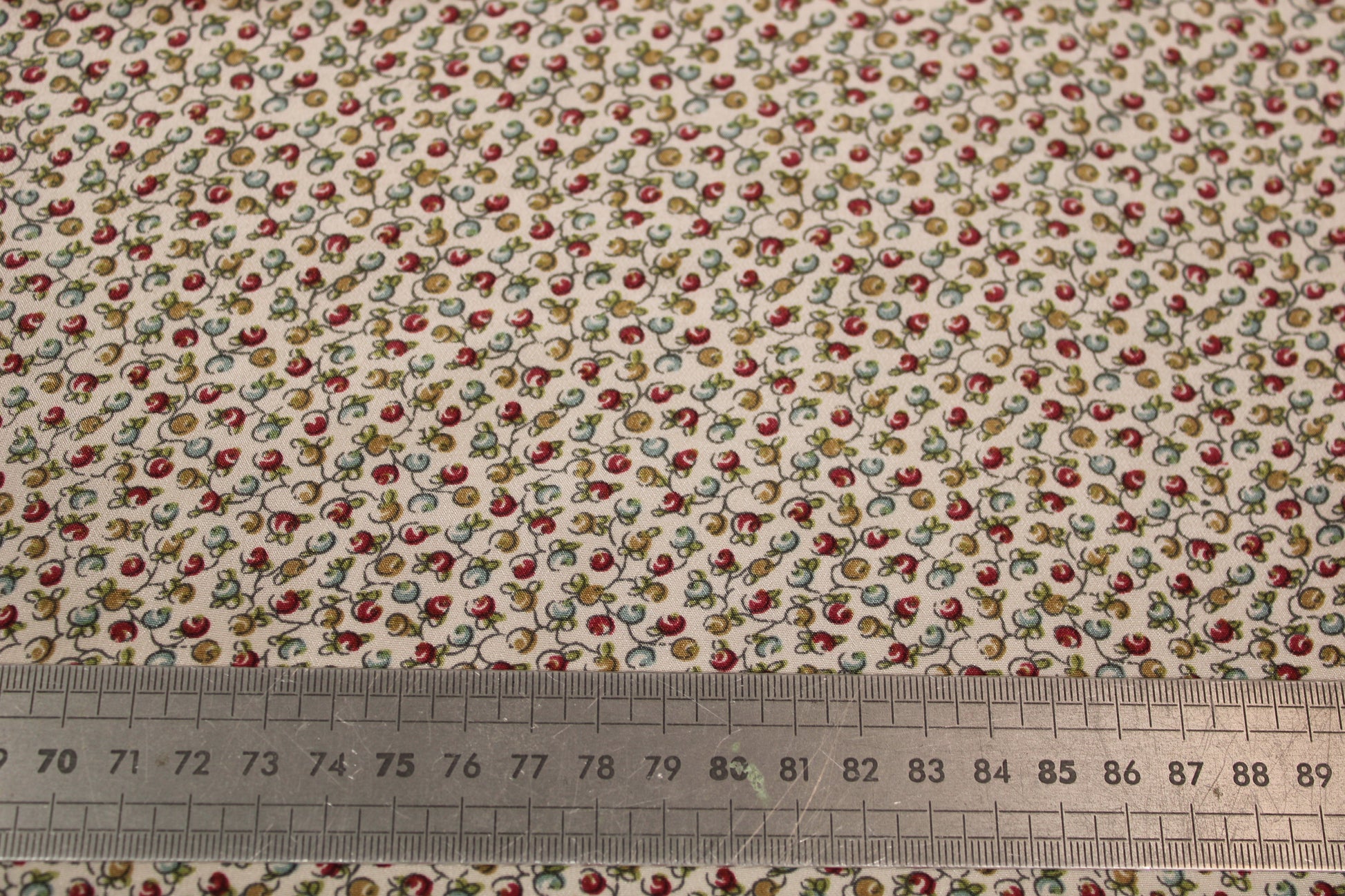 Tissu crêpe de chine 100% soie - imprimé fruits multicolore - photo 4/4 | So Tissus