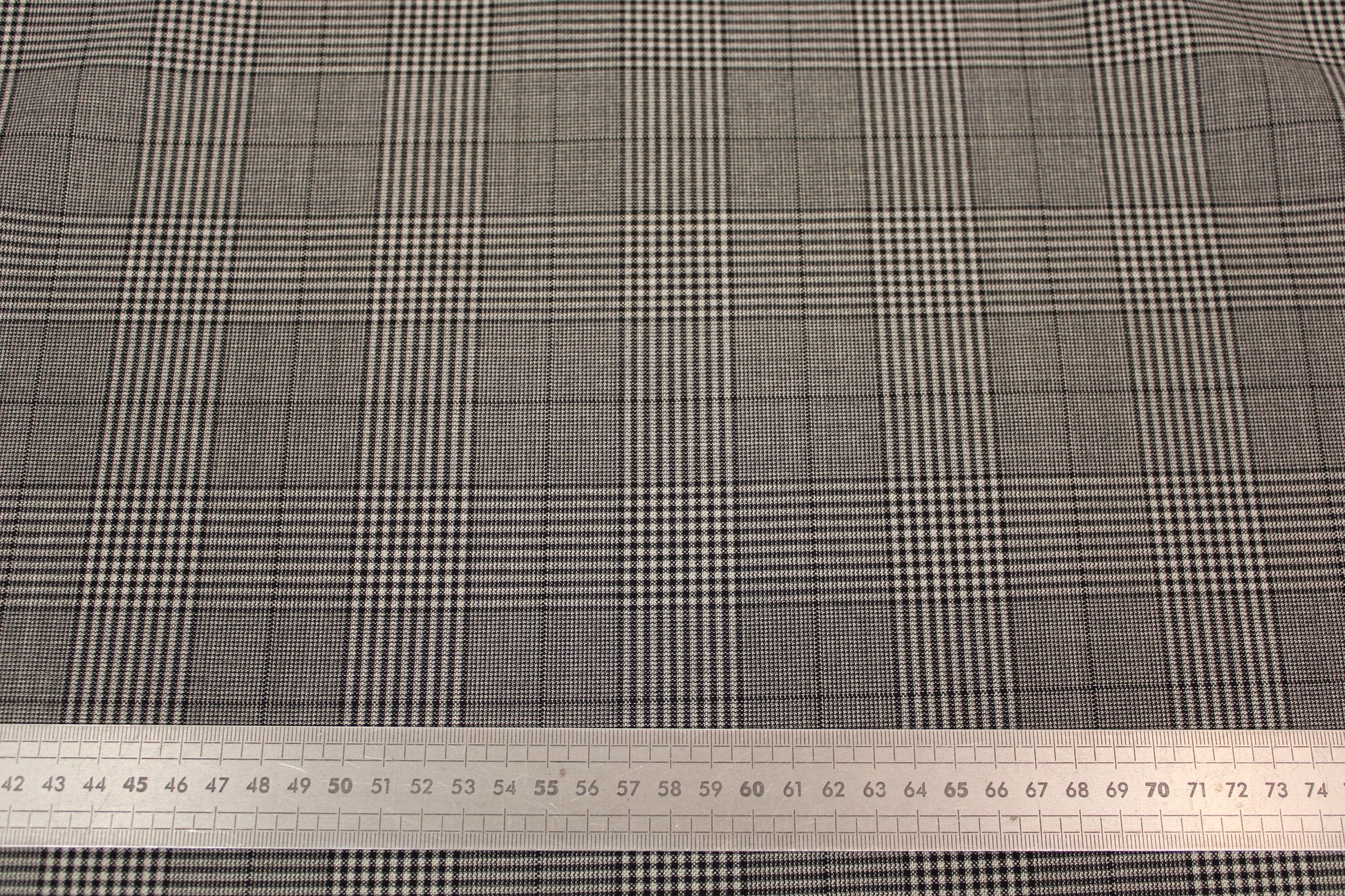 Tissu laine froide - prince de galles - ton gris - photo 4/4 | So Tissus