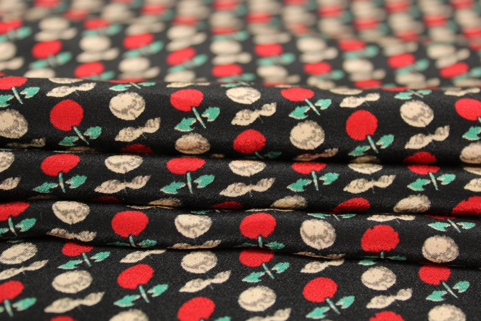 Tissu crêpe de chine 100% soie - imprimé cerises - photo 2/4 | So Tissus