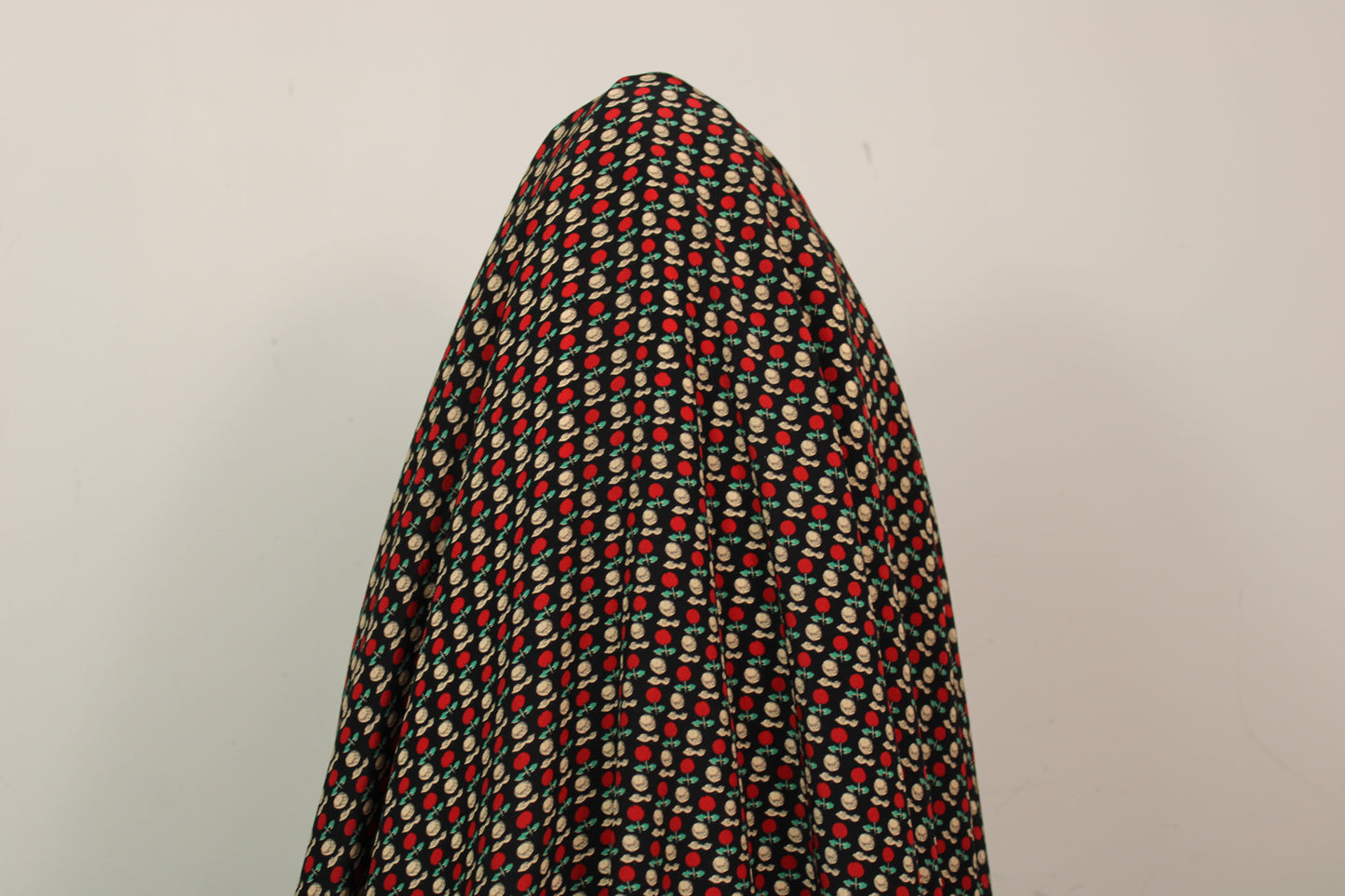 Tissu crêpe de chine 100% soie - imprimé cerises - photo 4/4 | So Tissus