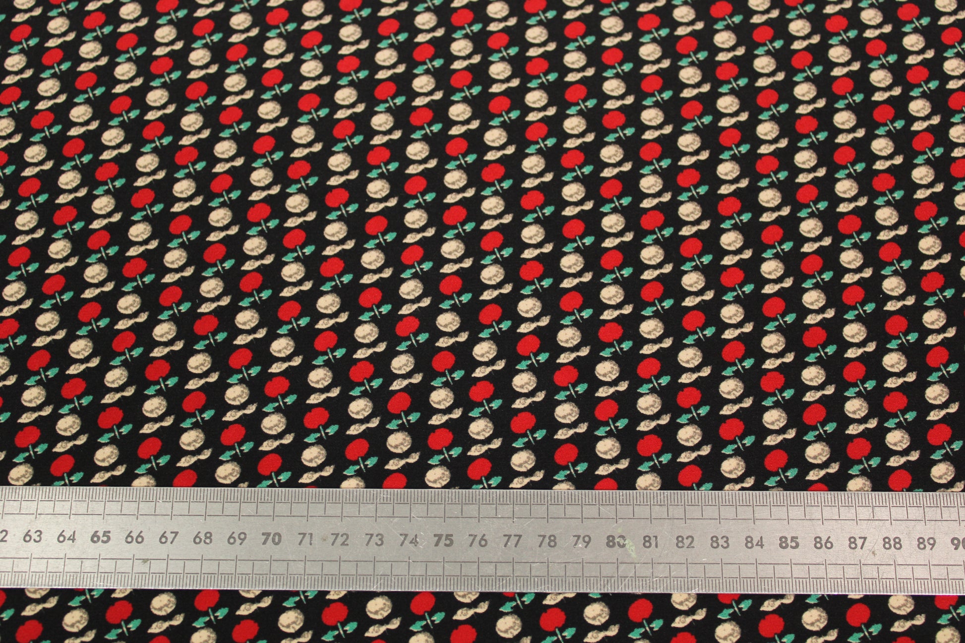Tissu crêpe de chine 100% soie - imprimé cerises - photo 3/4 | So Tissus