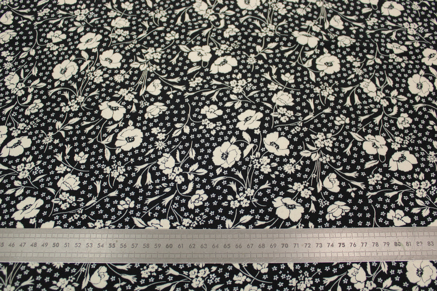 Tissu crêpe viscose - imprimé fleuri - noir et blanc