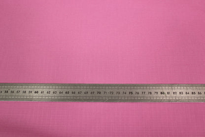Tissu gabardine coton - à carreaux ton sur ton - rose - photo 4/4 | So Tissus