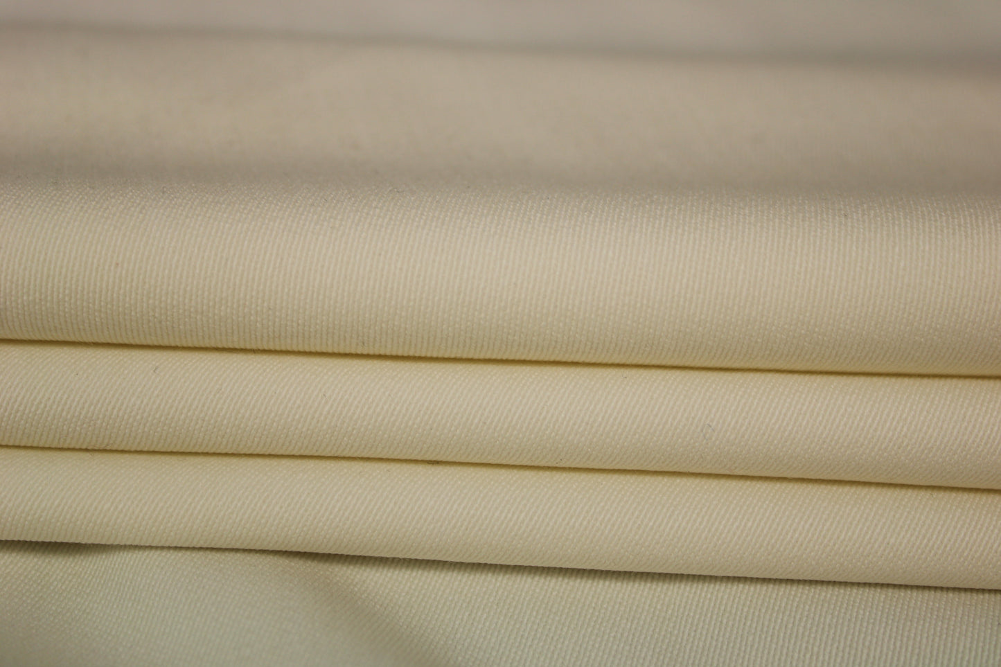 Tissu crêpe de laine stretch - ivoire - photo 2/3 | So Tissus