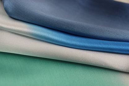Tissu satin de soie - imprimé dégradé - ton bleu - photo 3/5 | So Tissus