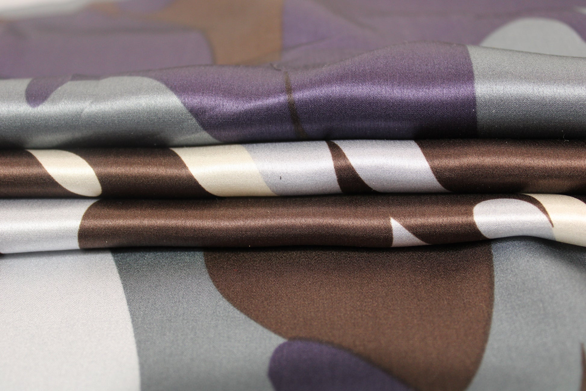 Tissu satin de soie - imprimé abstrait - photo 2/4 | So Tissus