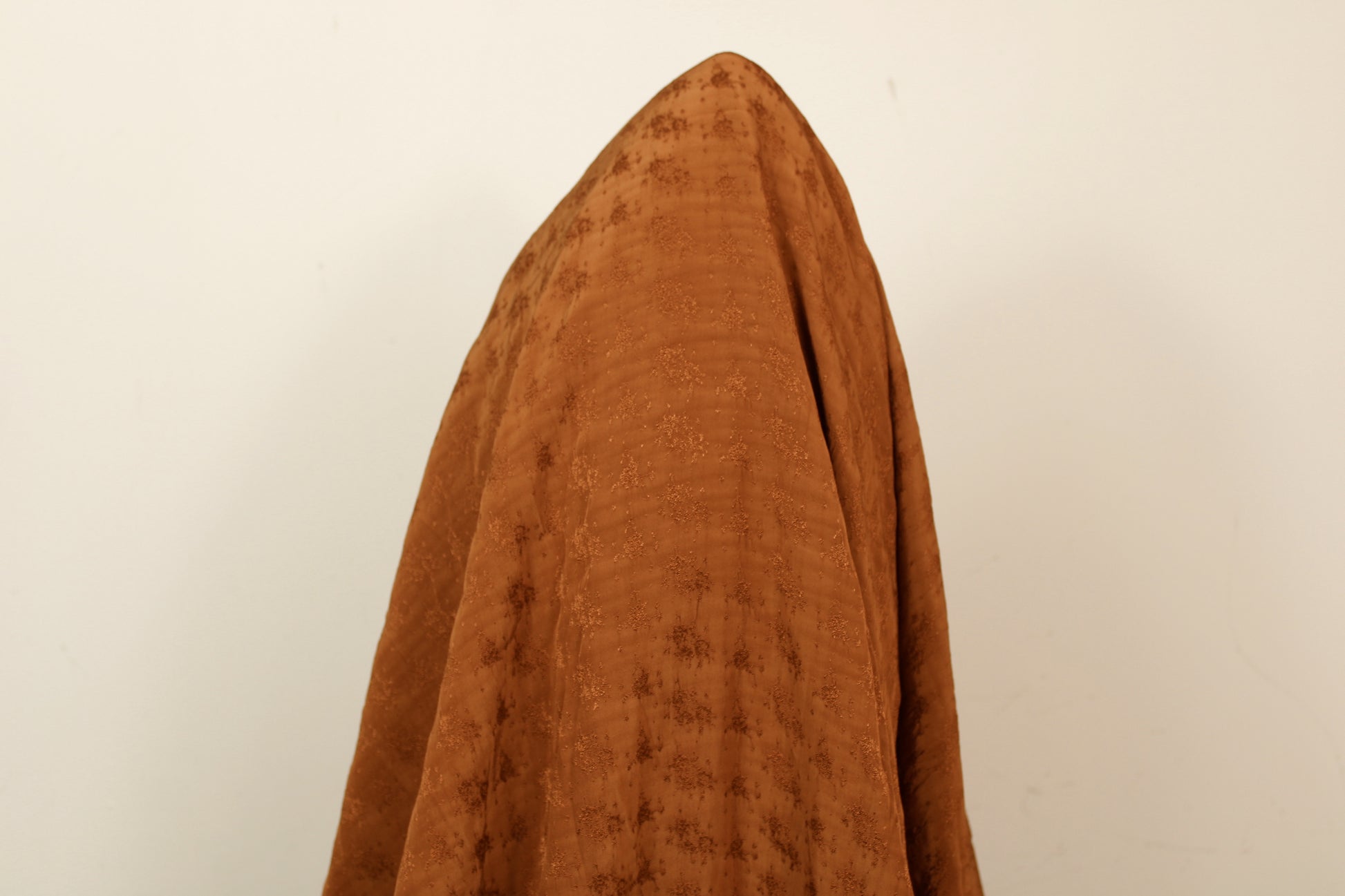 Tissu viscose - motif brodé - terracotta - photo 3/4 | So Tissus