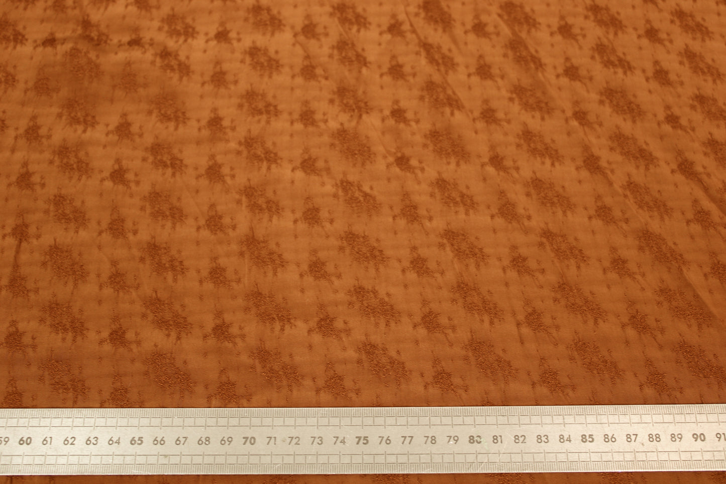 Tissu viscose - motif brodé - terracotta - photo 4/4 | So Tissus