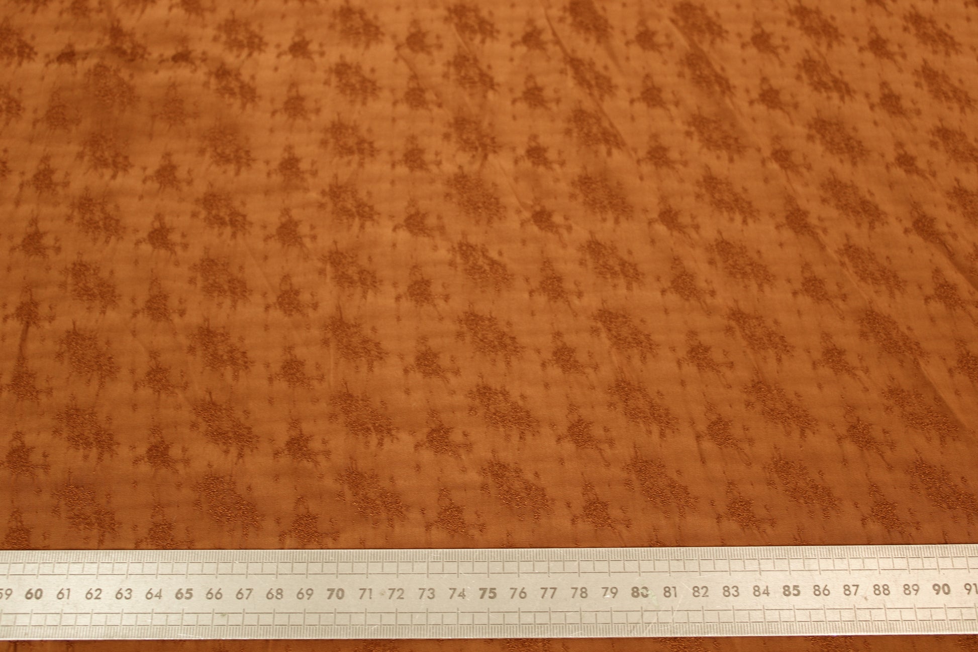 Tissu viscose - motif brodé - terracotta - photo 4/4 | So Tissus