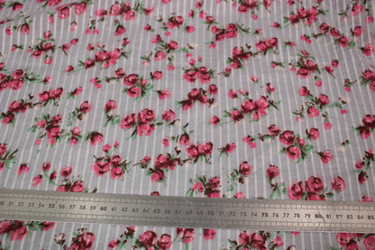 Tissu voile de coton - imprimé fleurs roses - ton bleu ciel - photo 4/4 | So Tissus