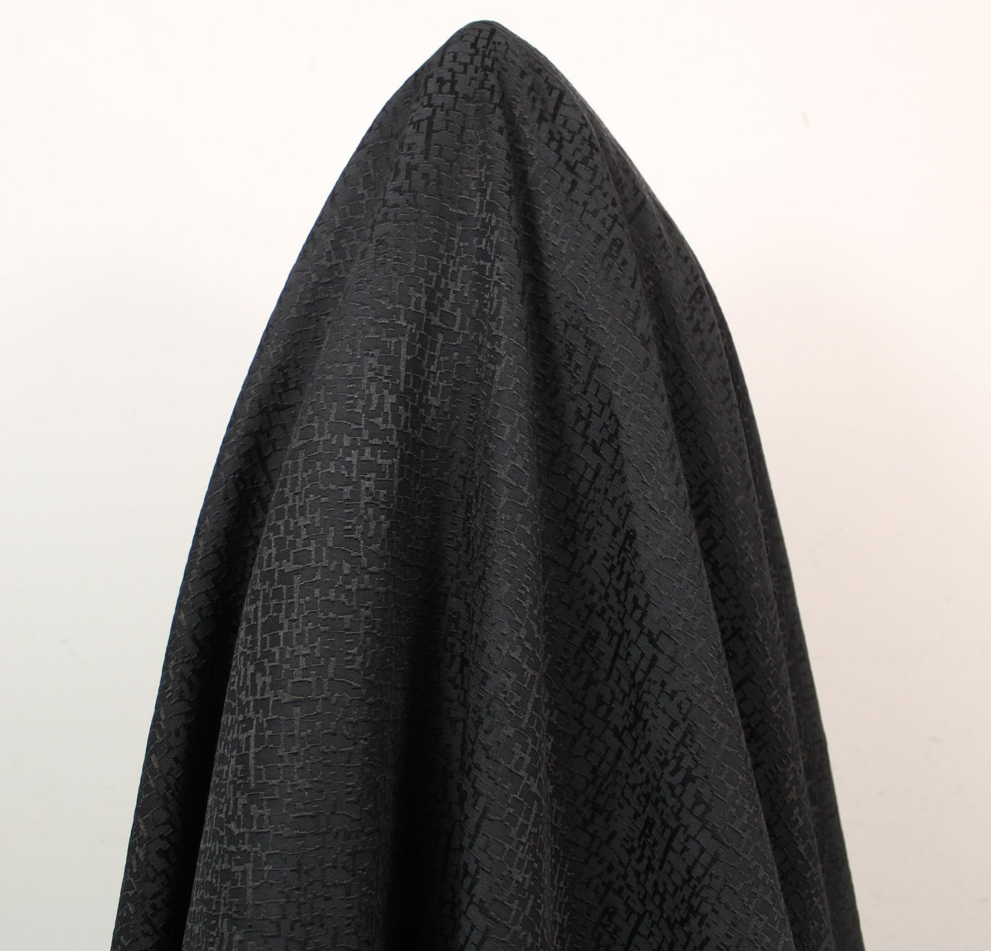 Tissu crêpe coton et soie texturé - noir - photo 3/4 | So Tissus