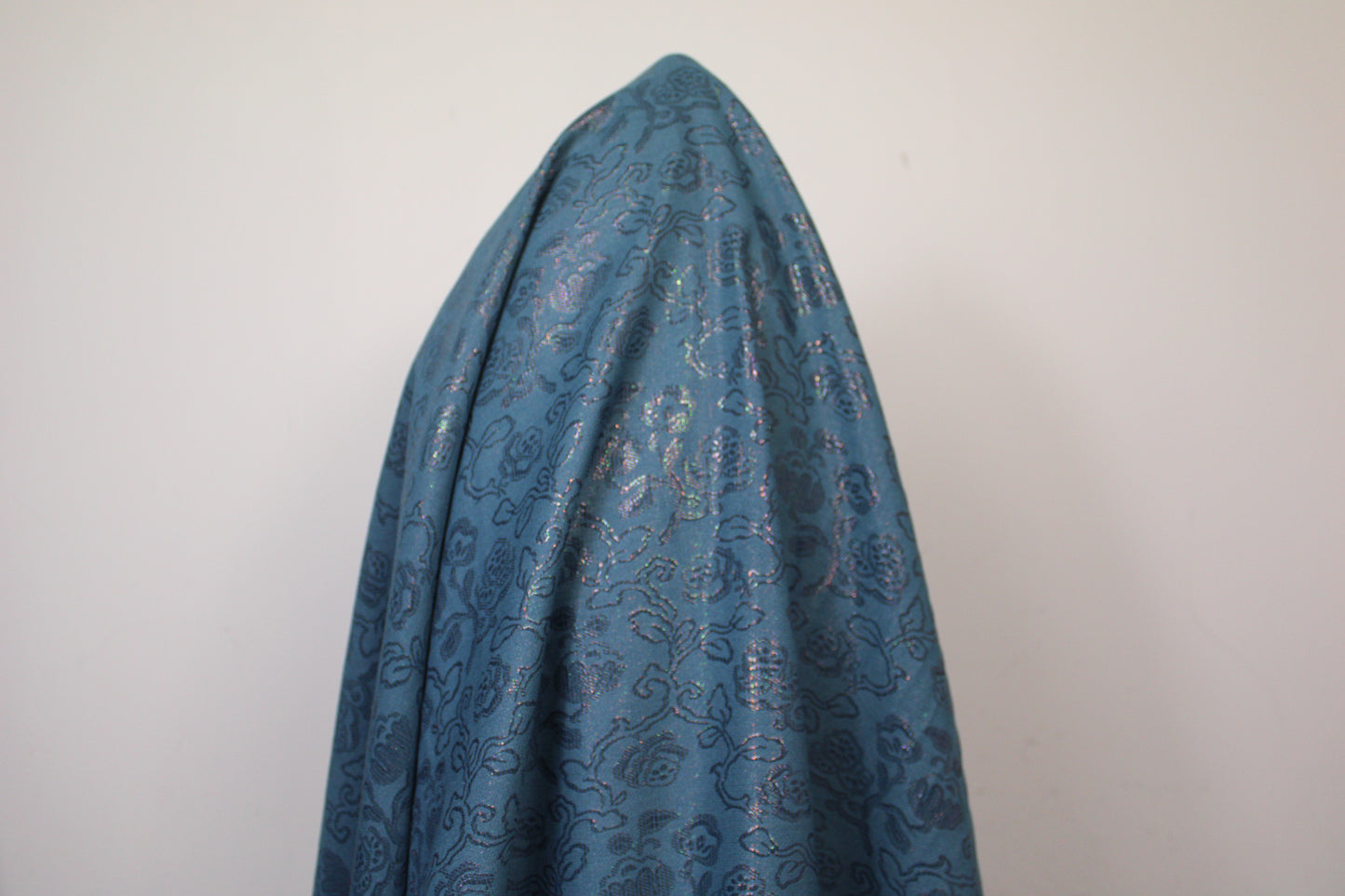 Tissu brocart - imprimé fleur - ton bleu pétrole - photo 3/4 | So Tissus