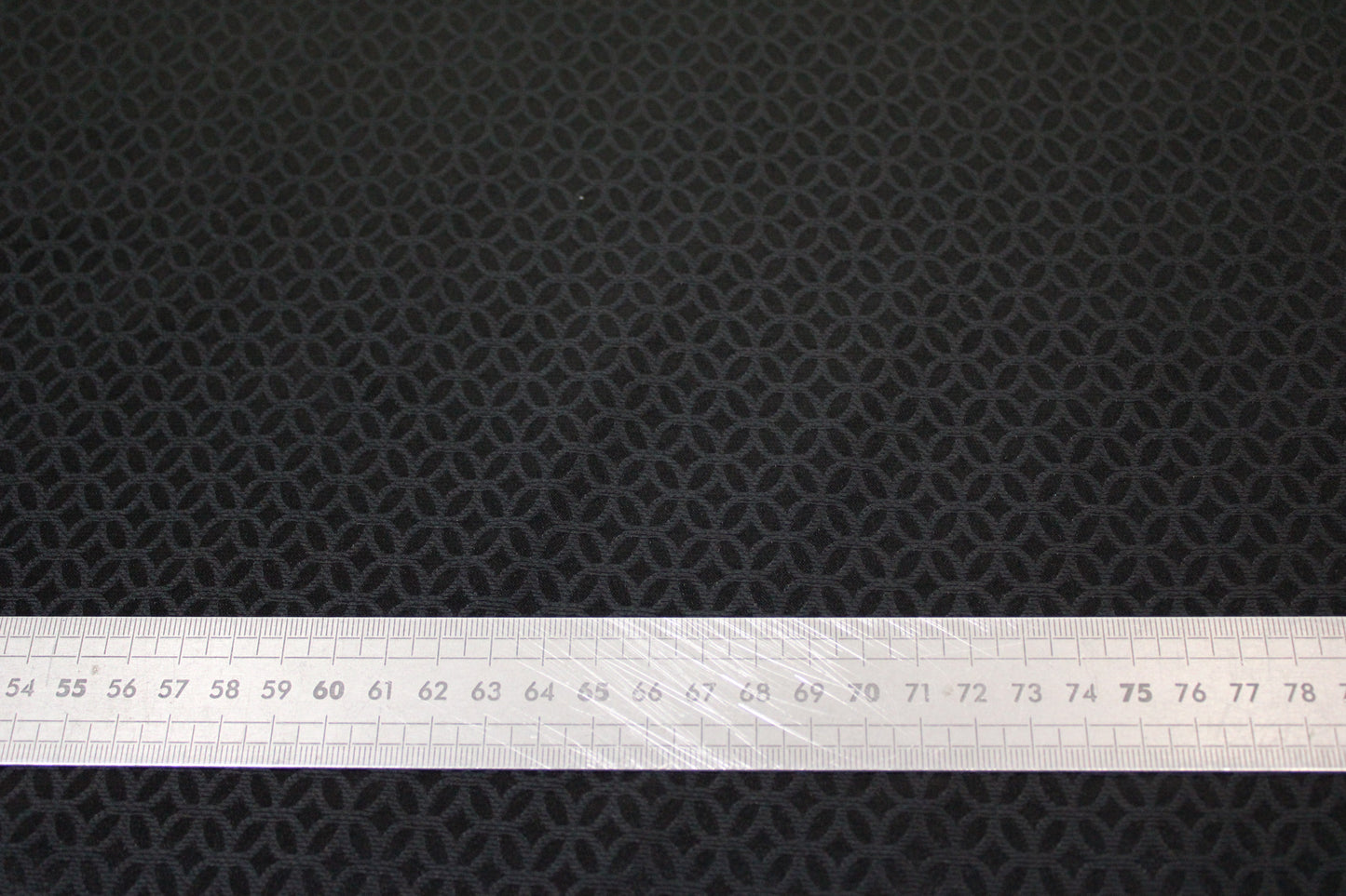 Tissu crêpe coton et soie - motif rosace - noir - photo 4/4 | So Tissus