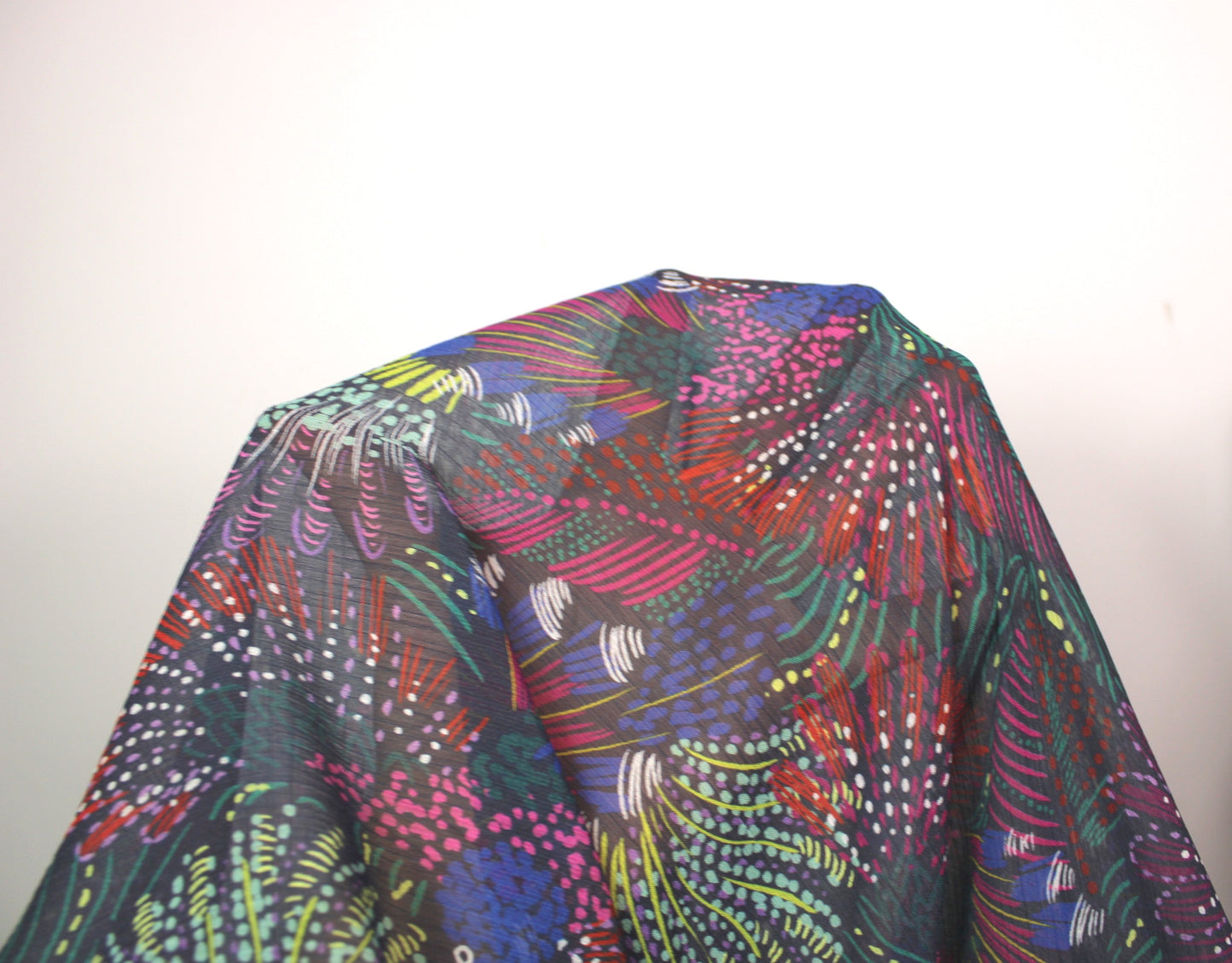 Tissu crêpon georgette  - imprimé paons - multicolore - photo 6/6 | So Tissus