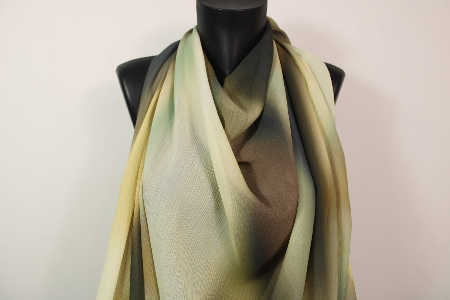 Tissu crêpon georgette  - imprimé tie and dye - photo 4/6 | So Tissus
