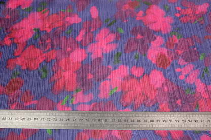 Tissu crêpon georgette  - fleurs tacheté - fuchsia et violet - photo 5/6 | So Tissus