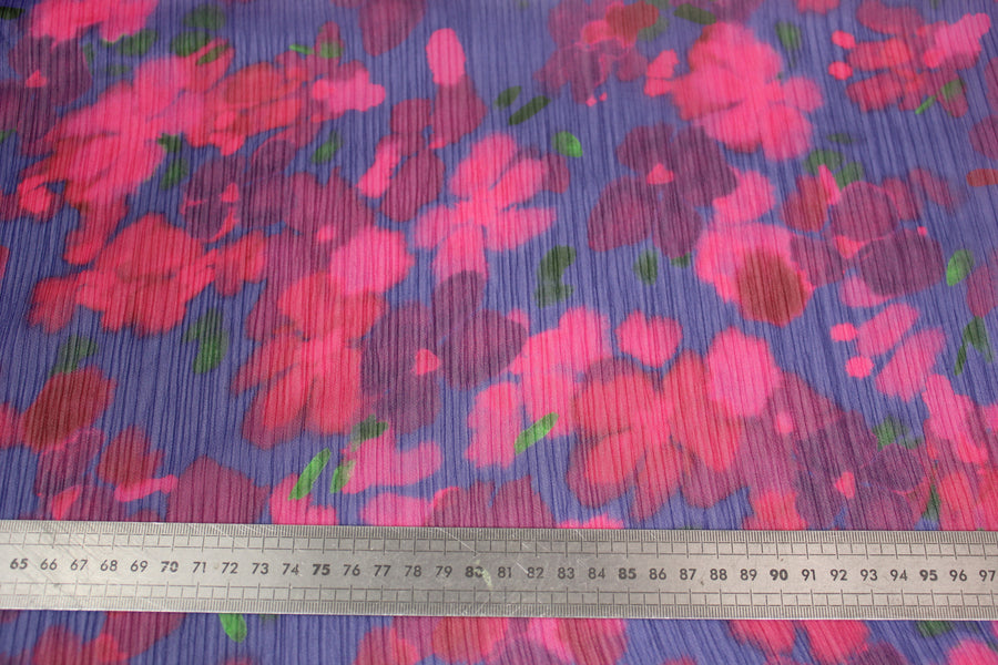 Tissu crêpon georgette  - fleurs tacheté - fuchsia et violet