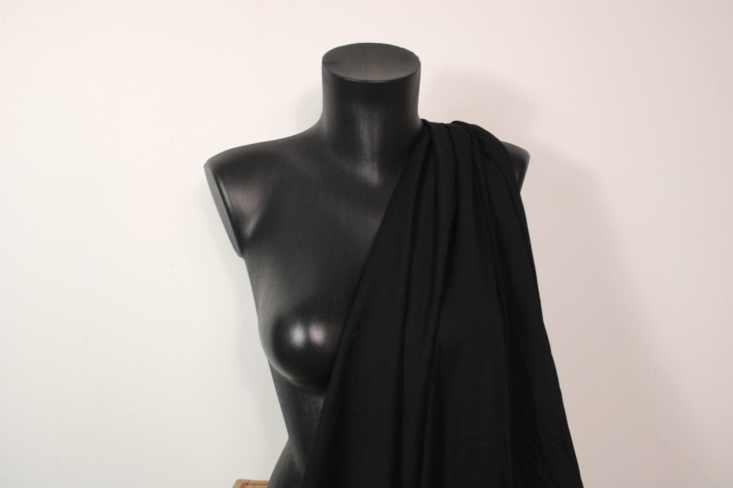 Tissu maille jersey coton  viscose - noir - photo 3/4 | So Tissus