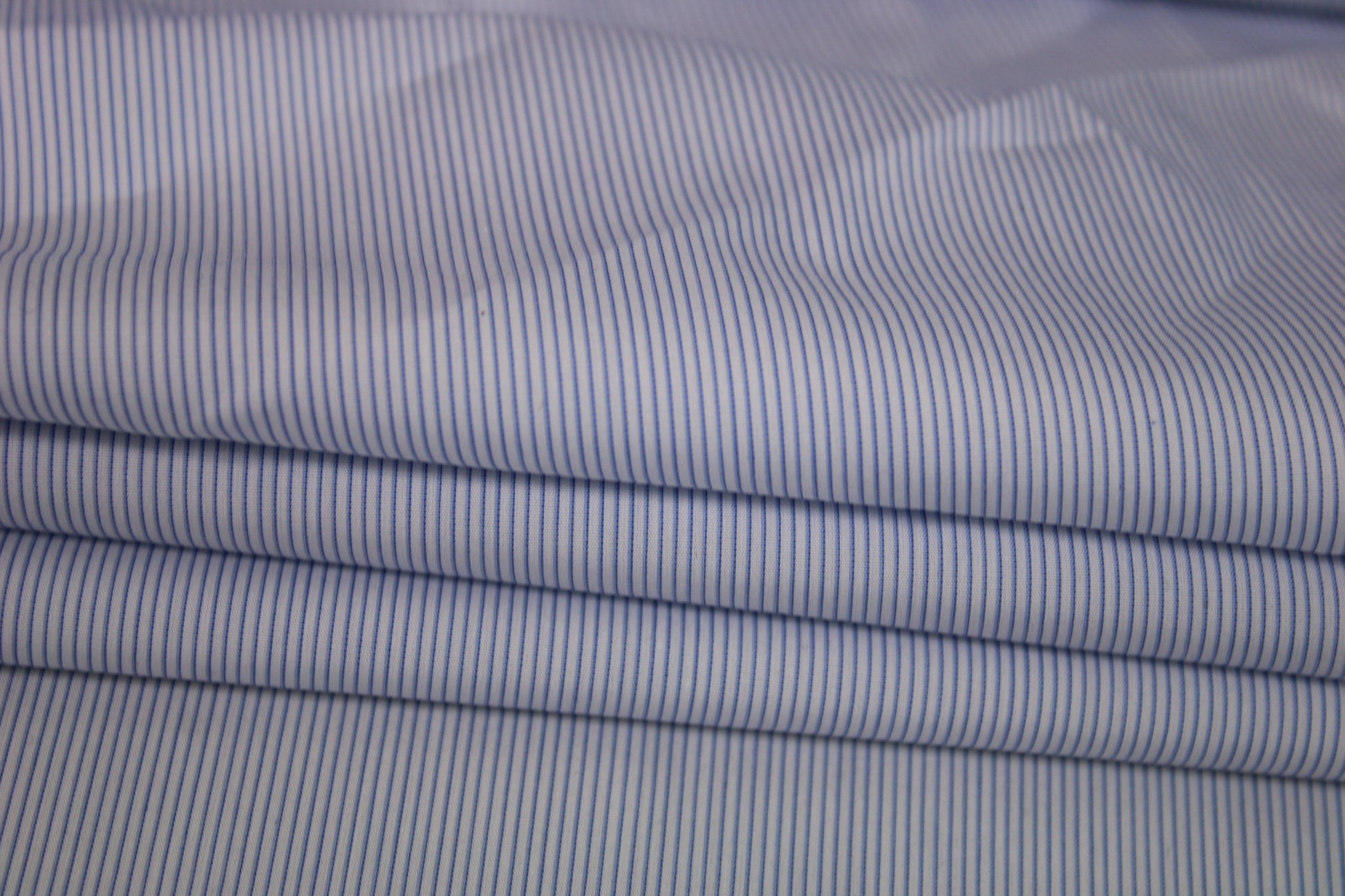 Tissu popeline de coton stretch - à rayures - blanc et bleu - photo 2/5 | So Tissus
