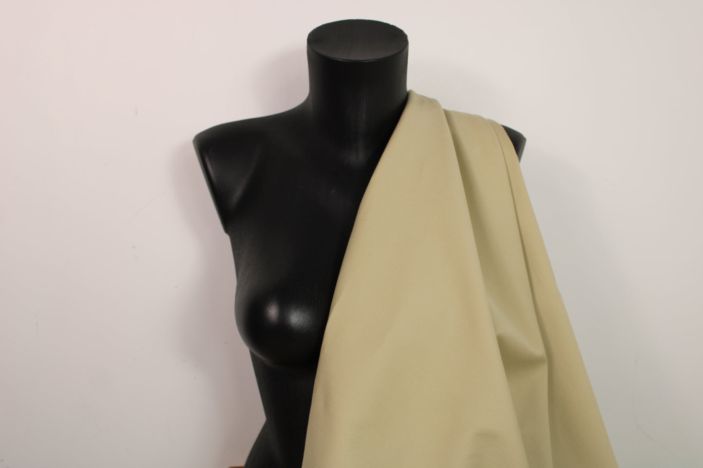 Tissu gabardine de coton stretch - beige - photo 3/4 | So Tissus