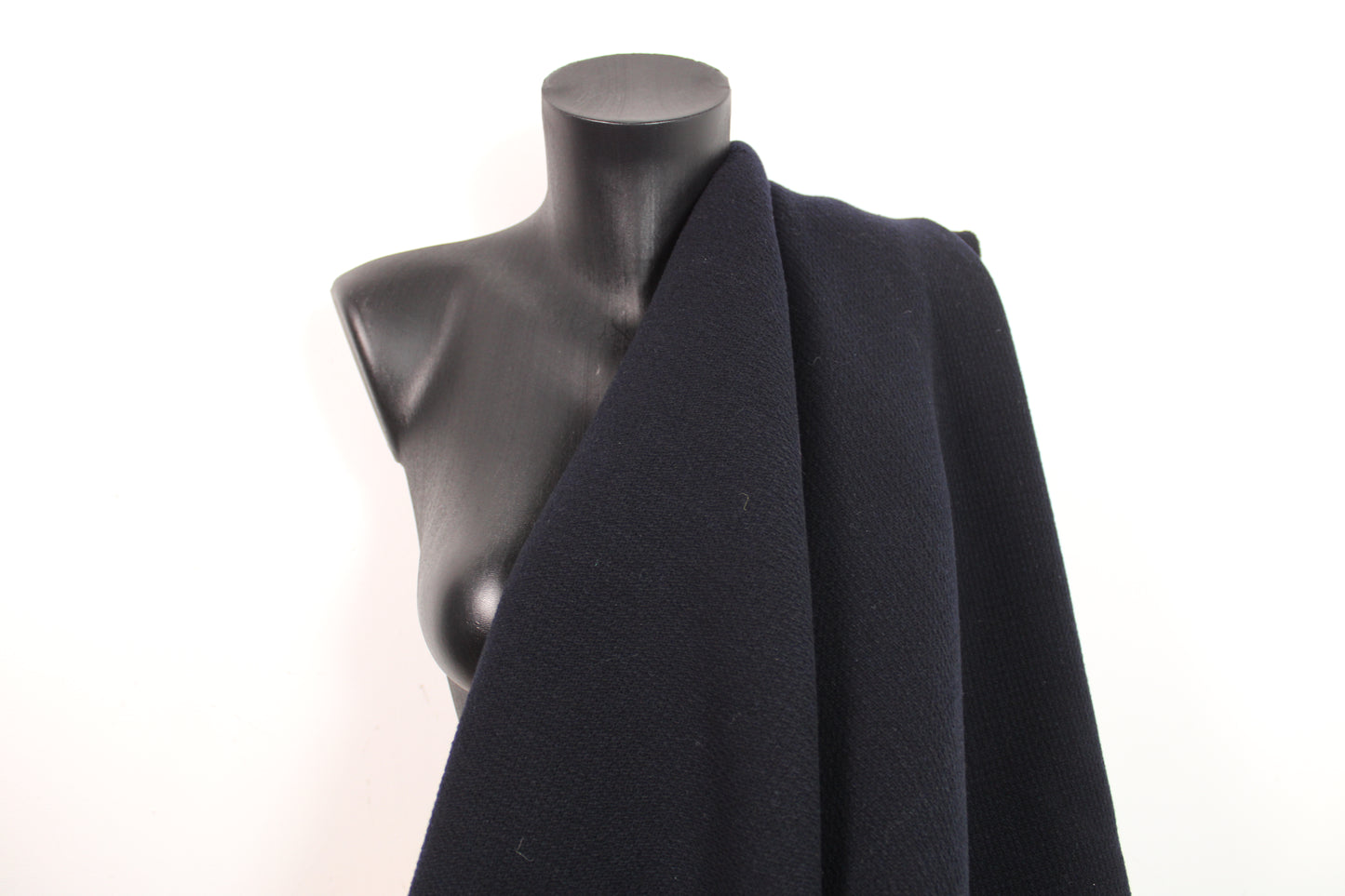 Tissu drap de laine piqué - bleu marine foncé - photo 3/4 | So Tissus